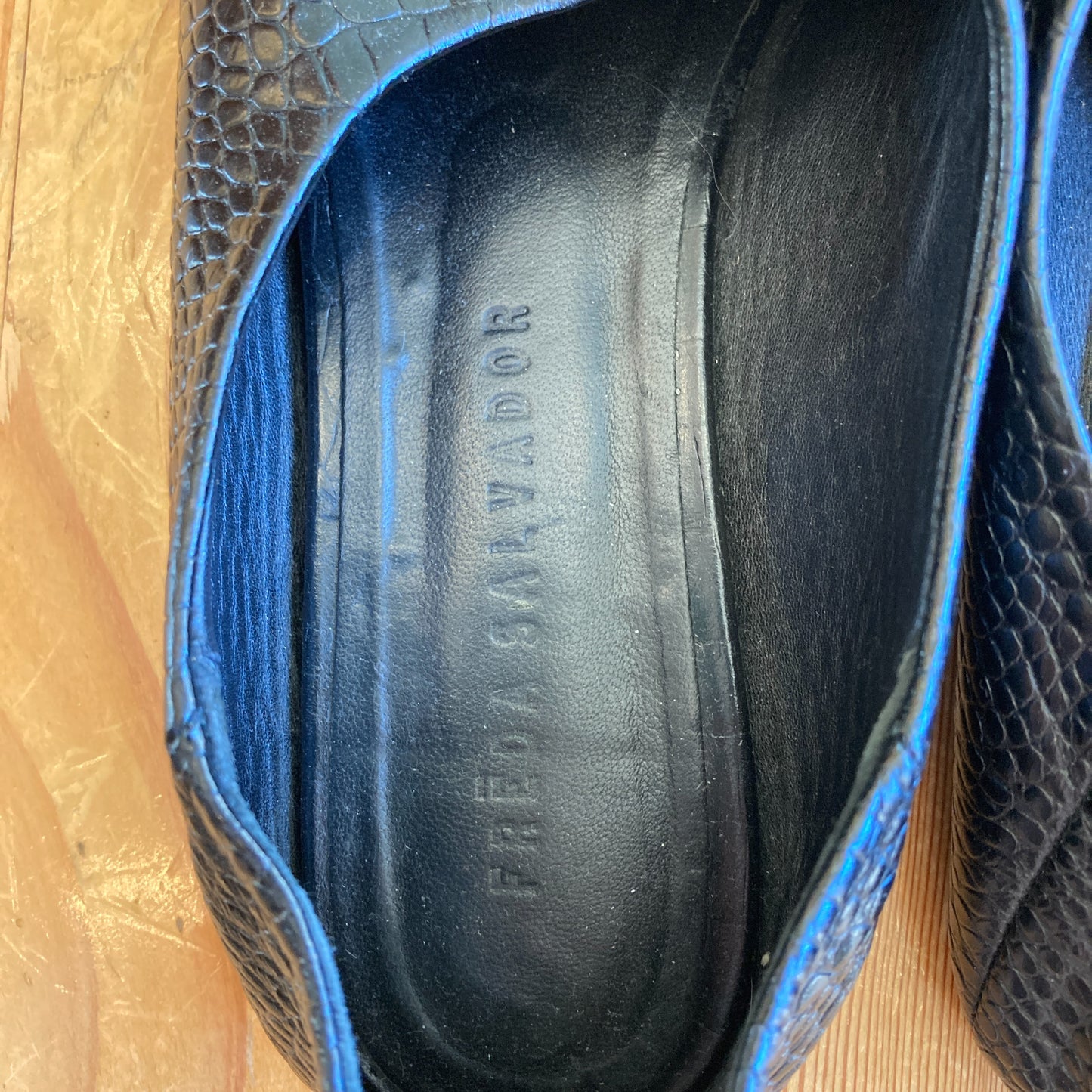 Freda Salvador Black Square Toe Croc Embossed Leather Shoes - Size 9 - 0928HF