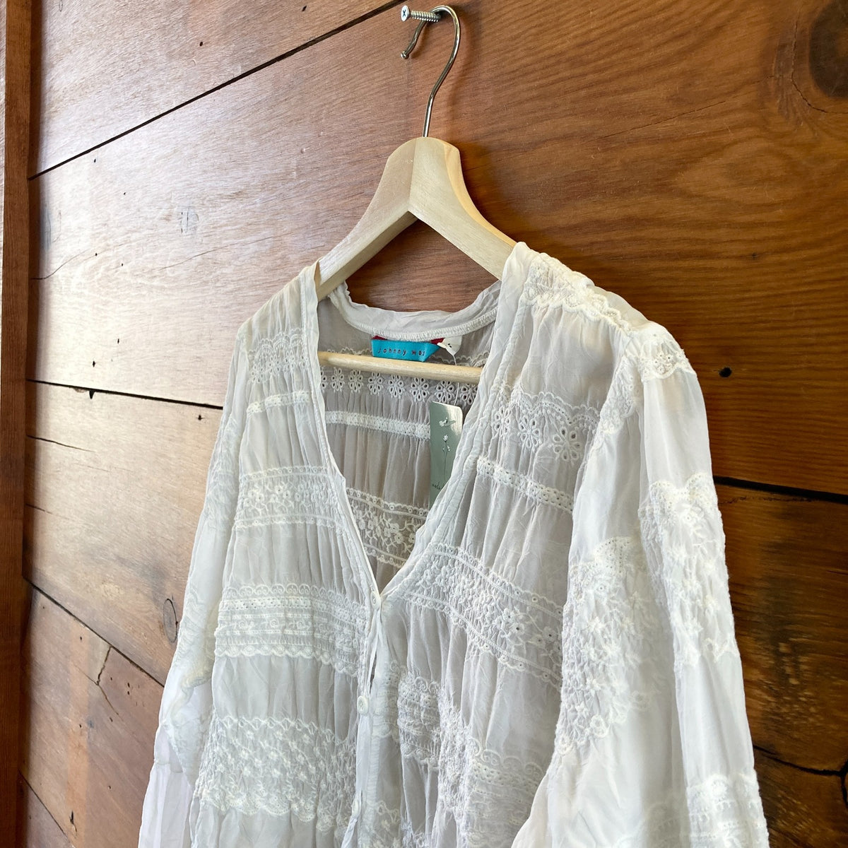 Johnny Was White Embroidered V-Neck Button Up Long Sleeve Top - Size L - 0320JS