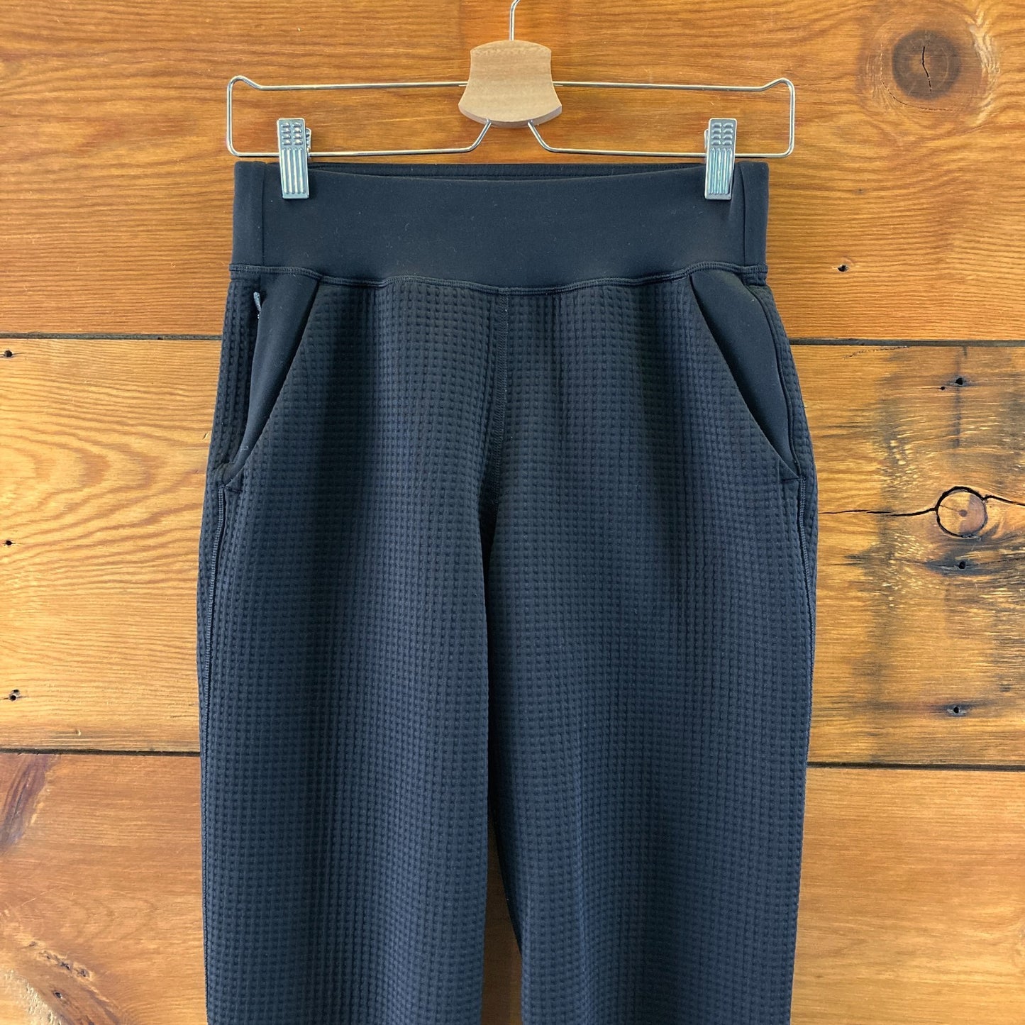 Lululemon Black Waffle Texture Pull-On Athletic Jogger Pants - Size 4 - 0428LR