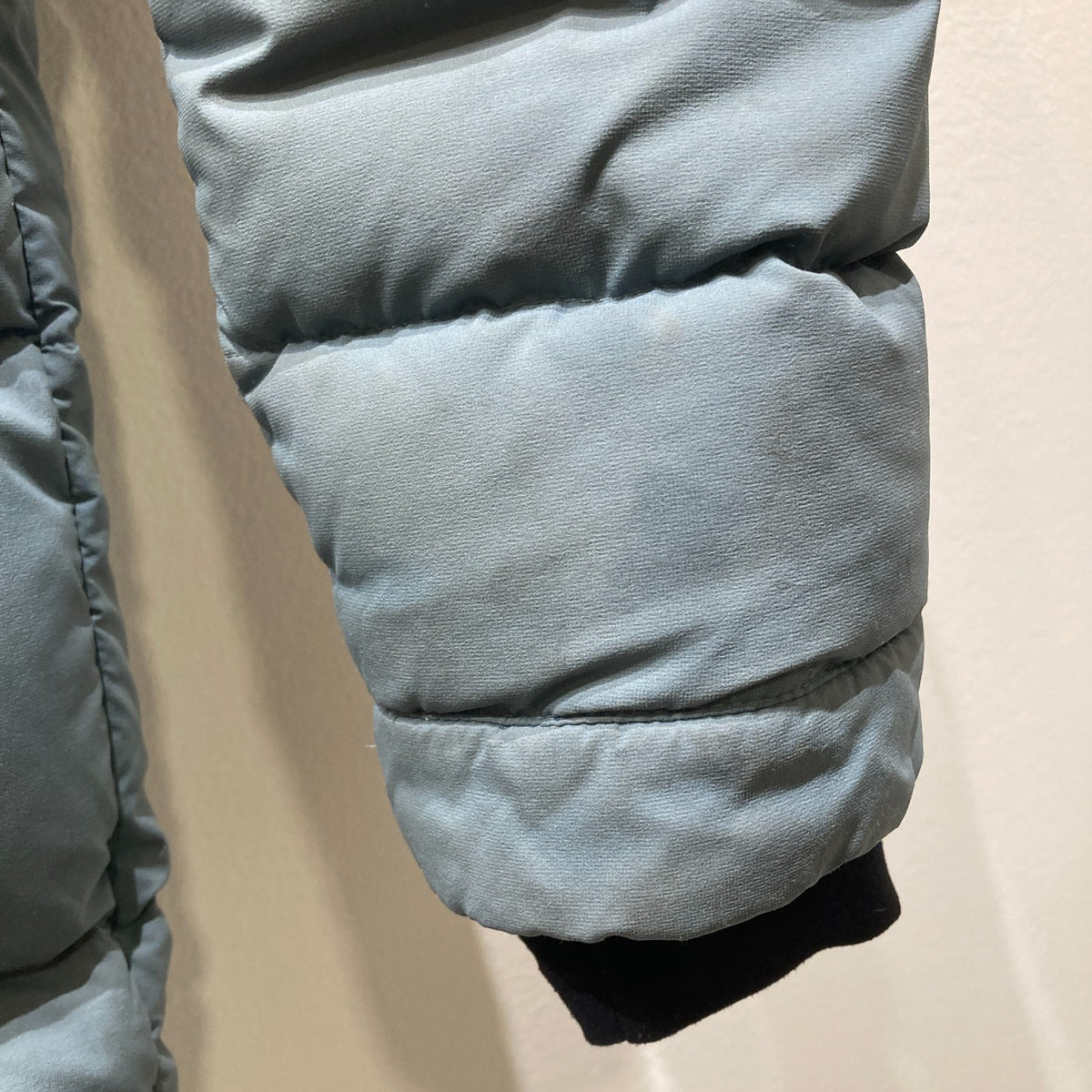 TNA Aritzia $325 Elegant Charcoal Super Puff Mid Down Coat - Size XXXS - 0915LS