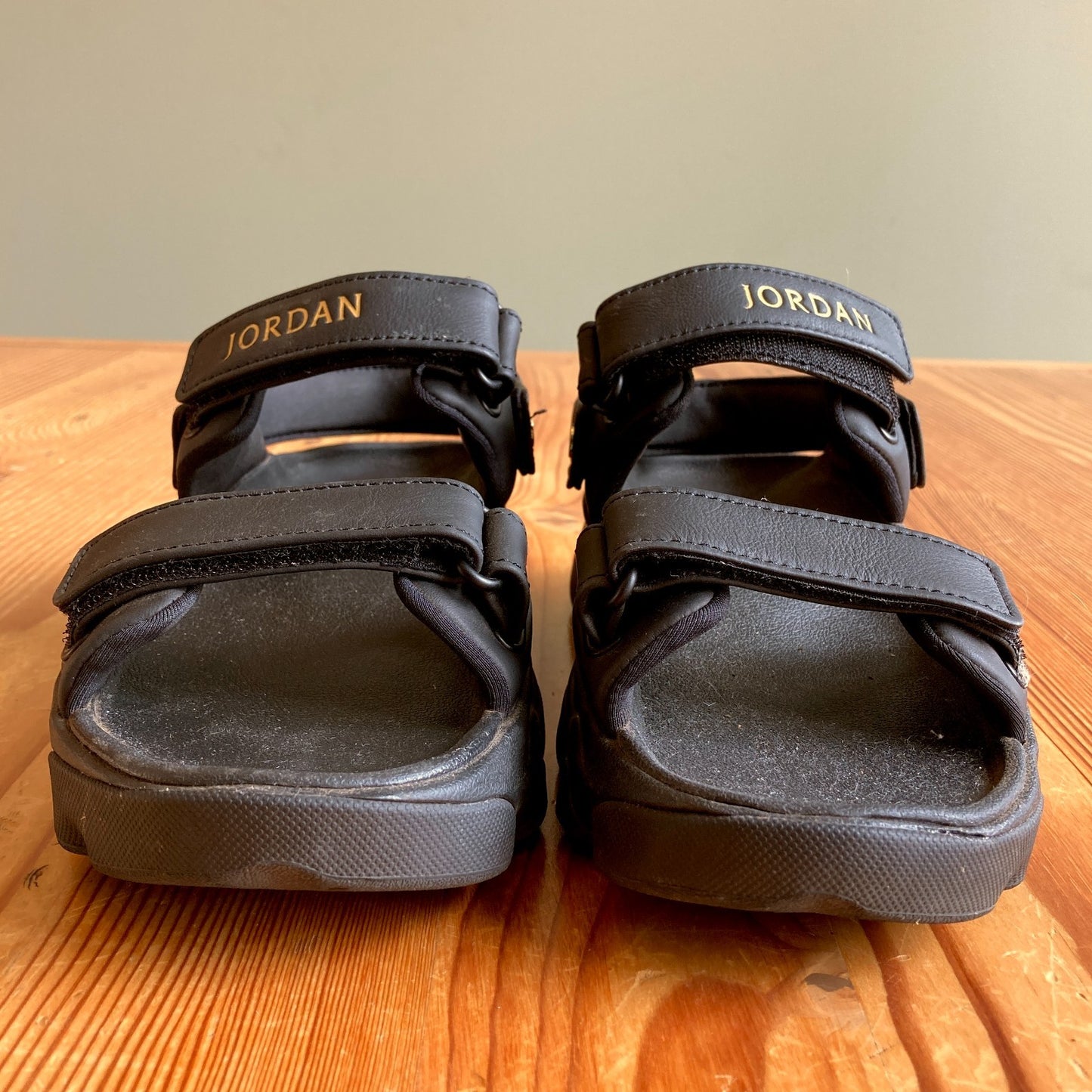 Nike Black Leather Jordan Deja Chunky Molded Sole Sandals - Size 7 - 1016LD