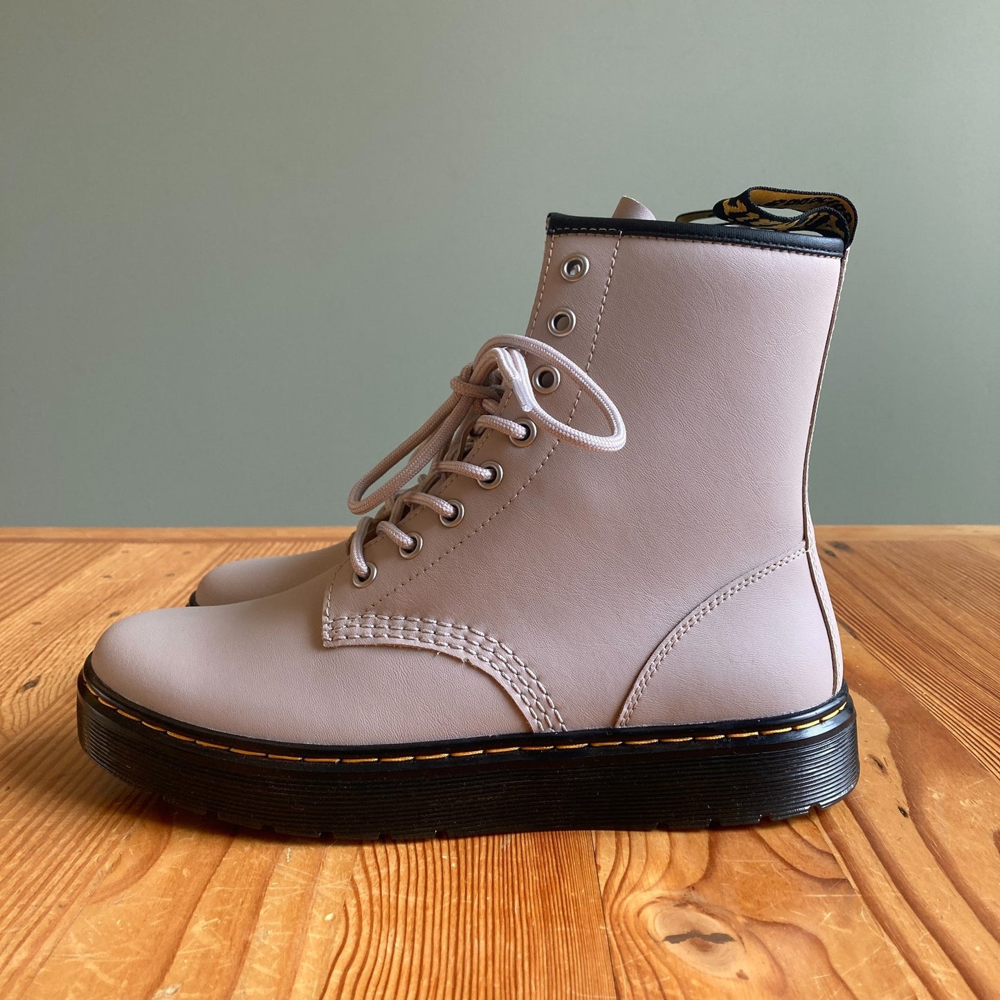 Dr Martens Taupe Zavala Combat Lace Up Boots NEW w/ Box - Size 9 - 0408ML