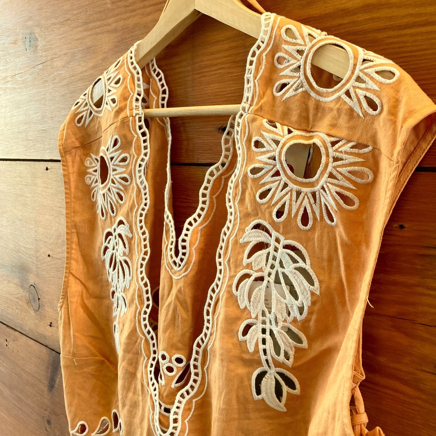 Farm Rio NEW Orange Embroidered Banana Tree Camel Crop Top - Size XL - 0422SJ