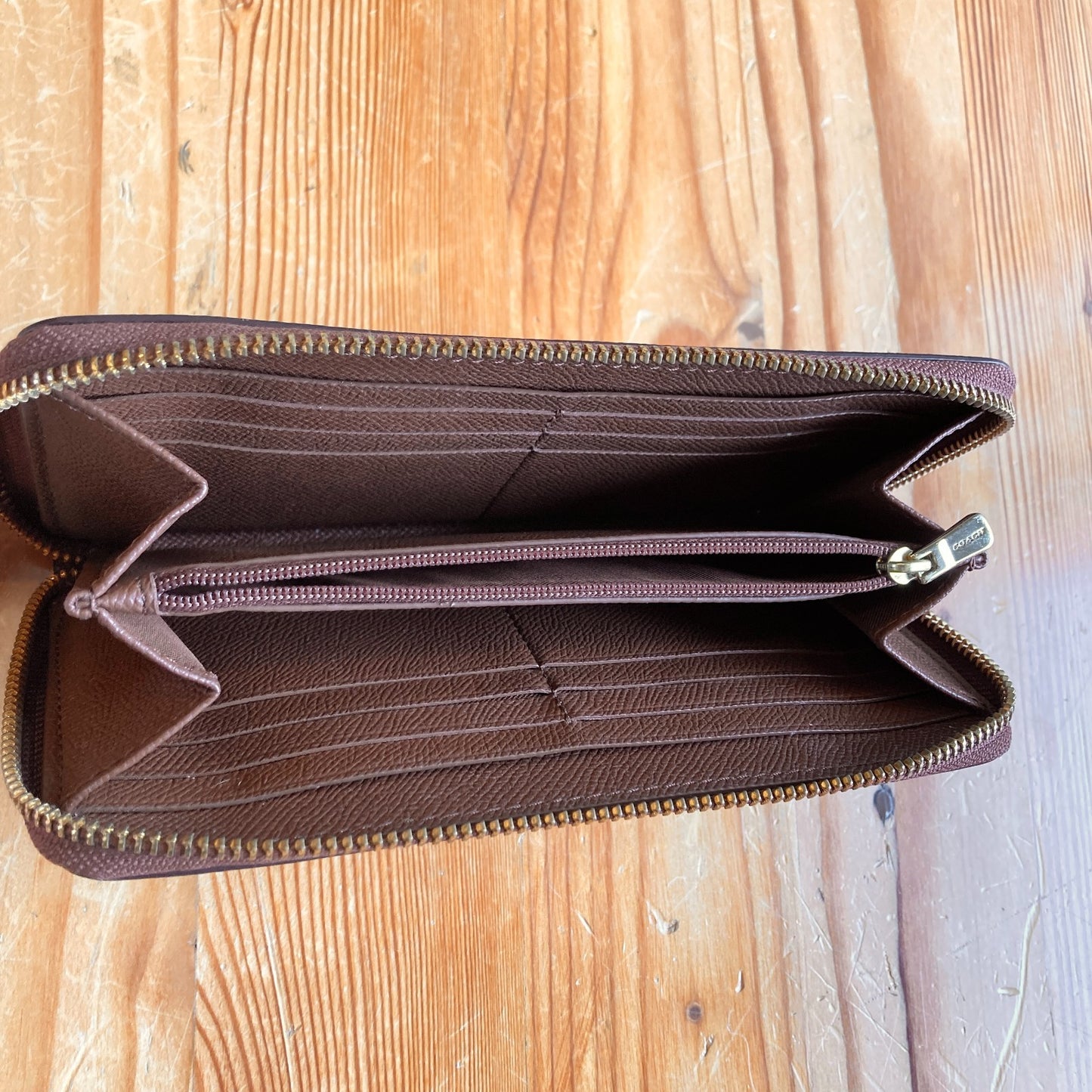 Coach Saddle Brown Crossgrain Leather Zip Around Accordion Wallet 0715DP