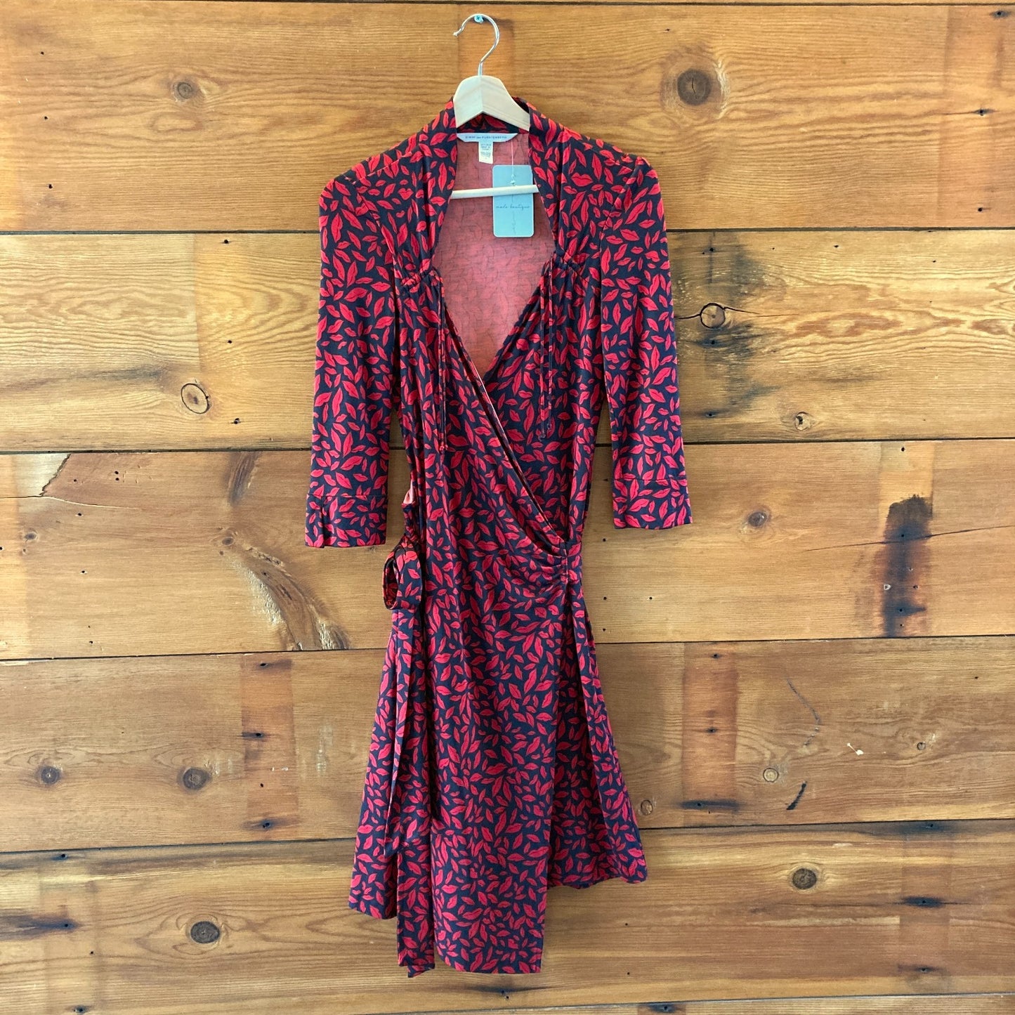 Diane Von Furstenberg Red Kiss Print Gildred Silk Wrap Dress - Size 6 - 0428OM
