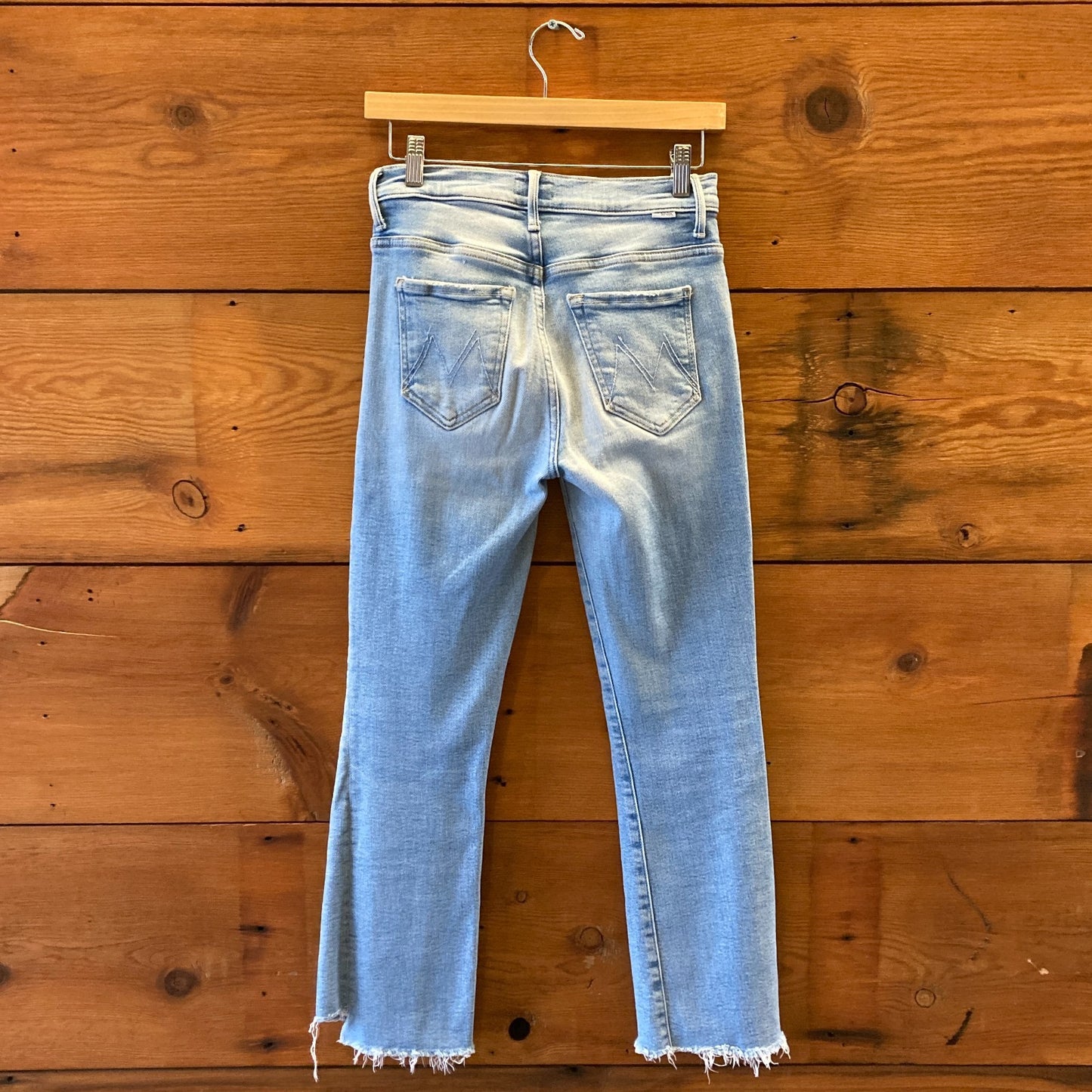 24 - Mother Light Limited Edition Wash The Insider Crop Step Fray Jeans 0203DE