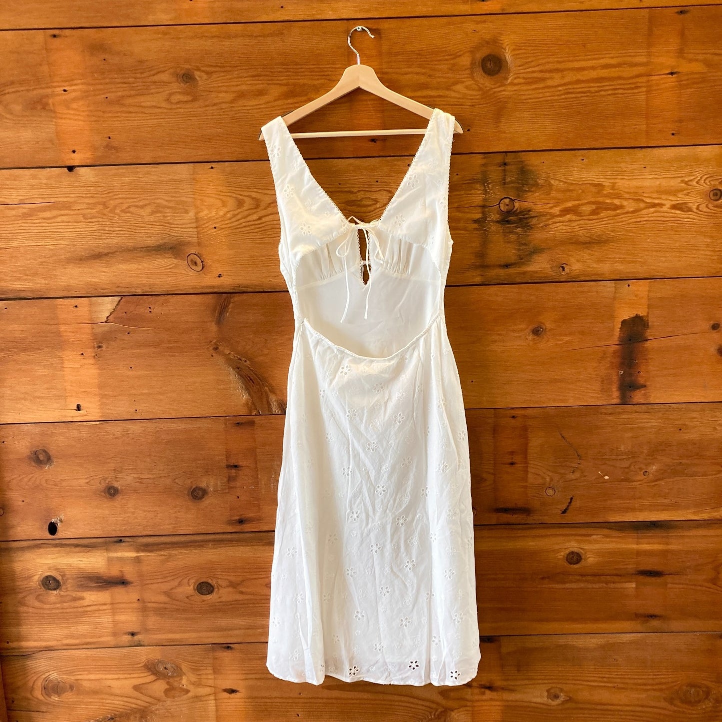 L - NIA $140 White Eyelet Open Back Midi Length Shane Dress NEW 0113TS