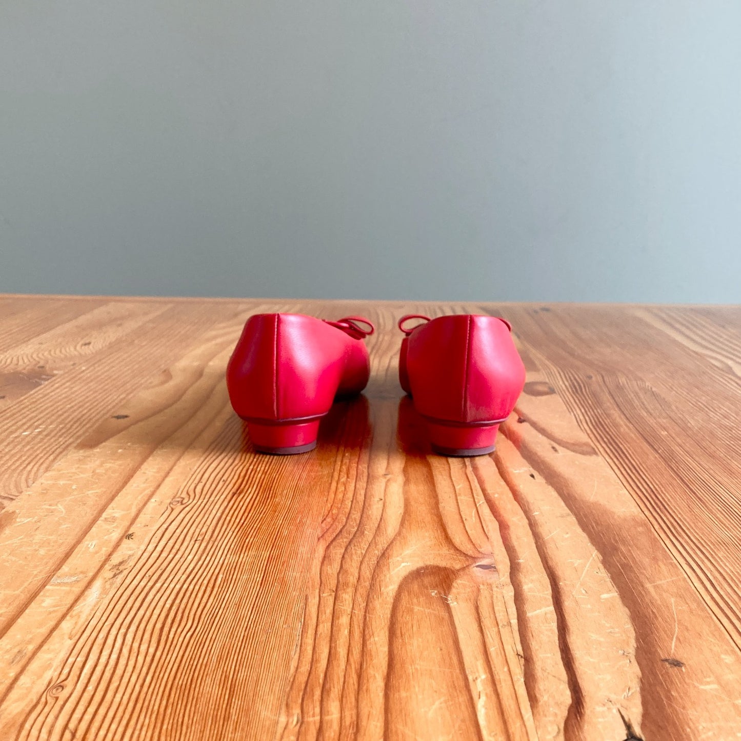8.5 - Ferragamo Red Leather Bow Toe Viva Flats Shoes w/ Box *skuffed toe 0419NR