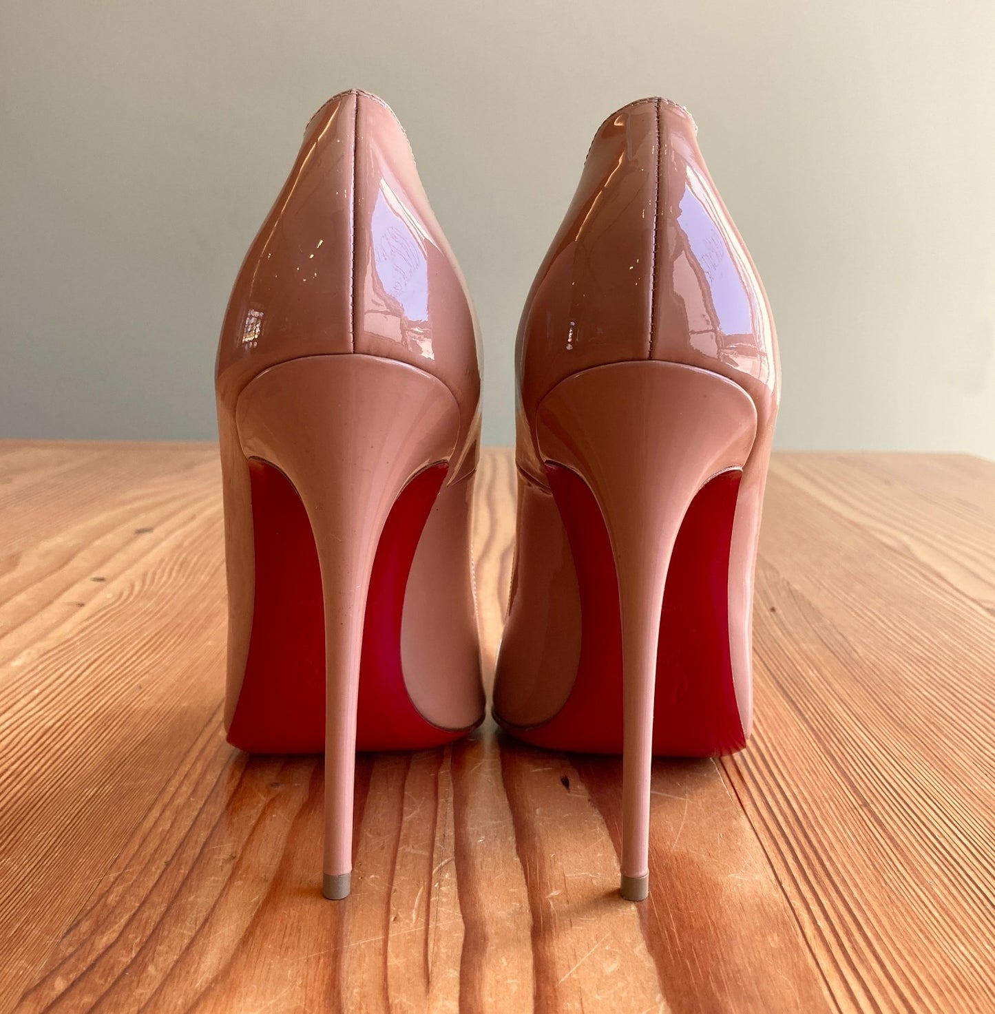 Christian Louboutin $945 Glossy Nude So Kate 120mm Heels - Size 37 / 7 - 0724ZS