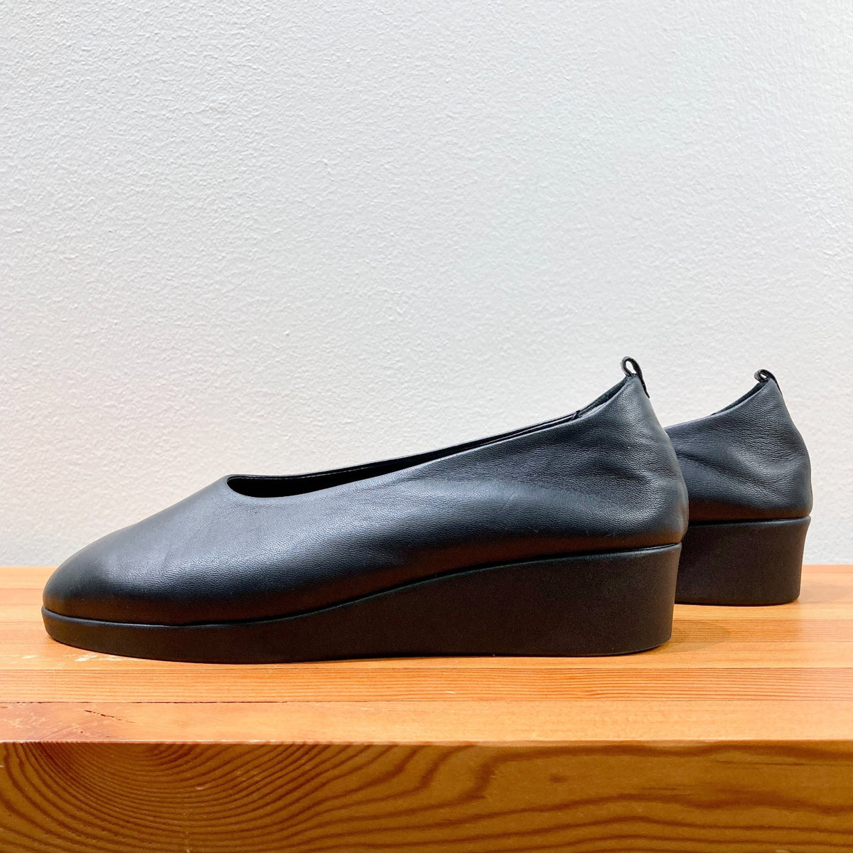 Hopp Black Soft Leather Slip On IO Slipper Wedges Shoes - Size 9 - 0905AG