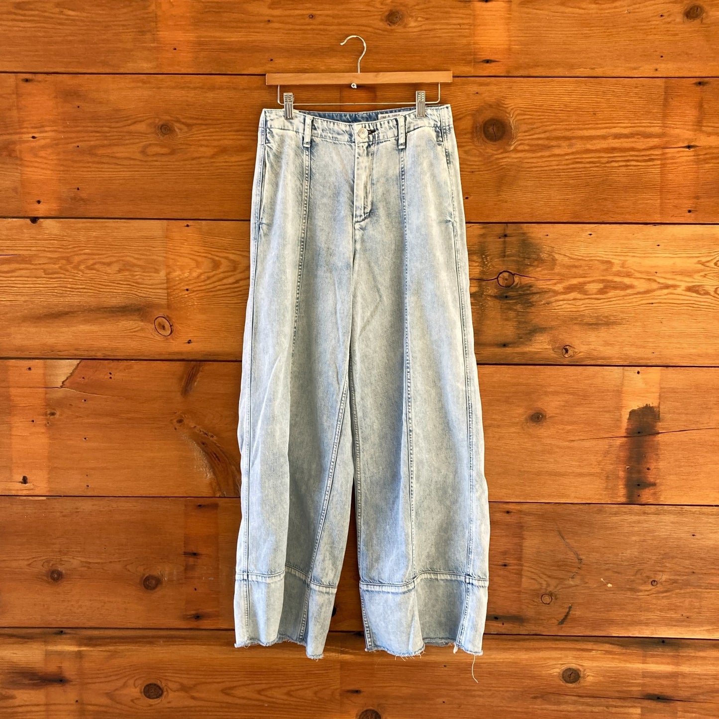 25 - Rag & Bone $320 Light Wash Featherweight Wide Leg Arianna Jeans 1002MG