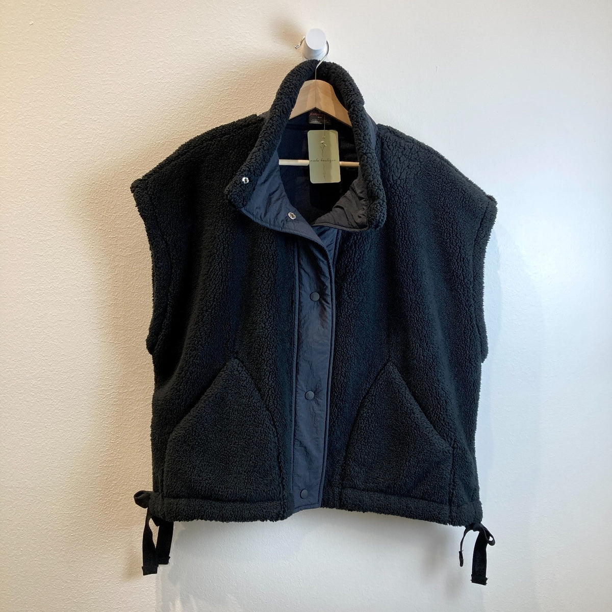FP Movement Black Scout it Out Short Sleeve Fleece Vest - Size M - 0624KB