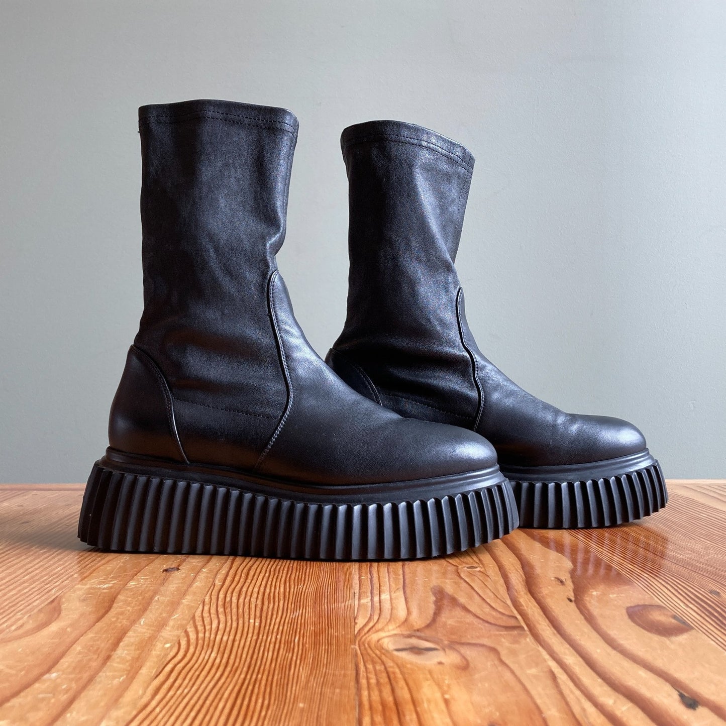 AGL Black Soft Leather Milagros Platform Pull On Boots - Size 38 / 8 - 1028CD