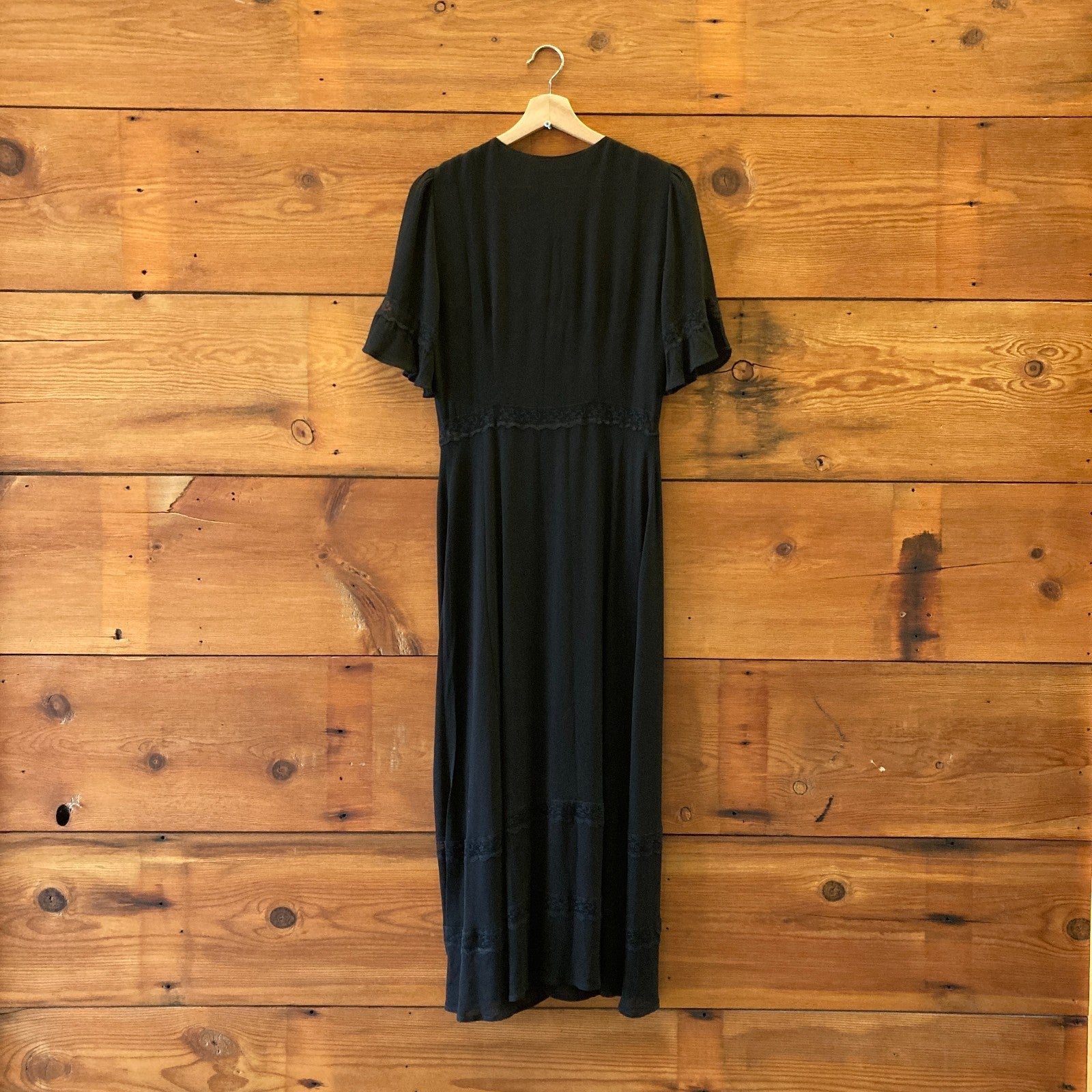 Reformation Black Crepe Lace Trim Short Sleeve Midi Dress - Size 8