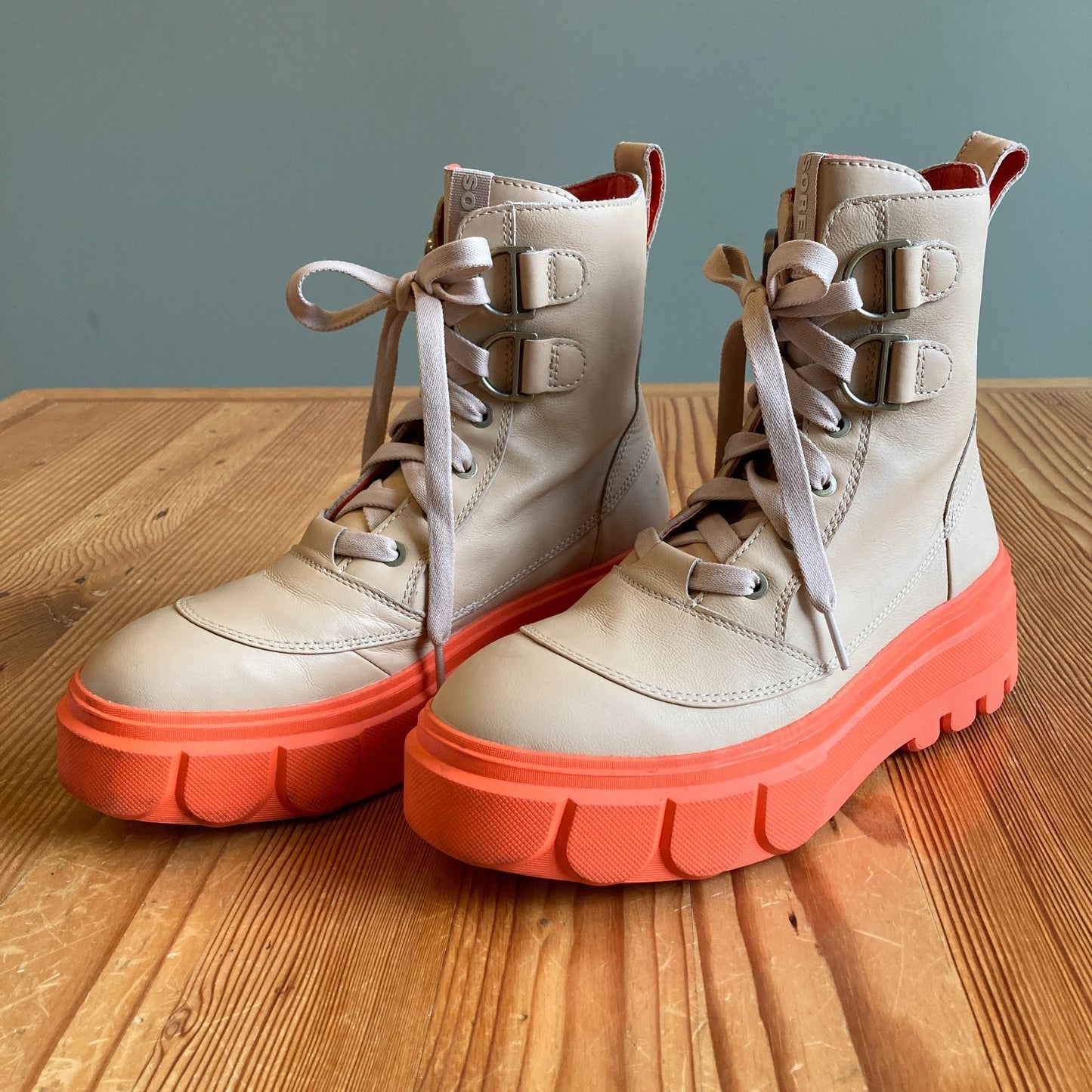 9.5 - Sorel Tan Orange Platform Lace Up Caribou X Waterproof Combat Boots 0114KE