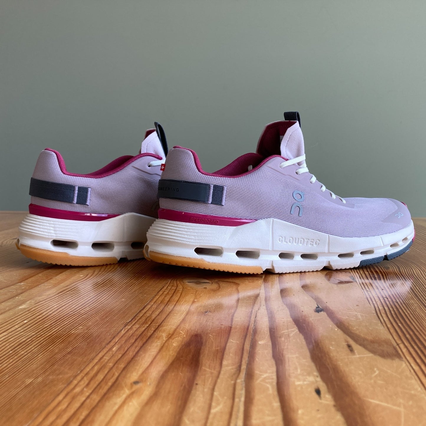 On Running Fade Orchid Cloudnova Form 2 Sneakers Shoes - Size 10 - NEW - 1215RJ