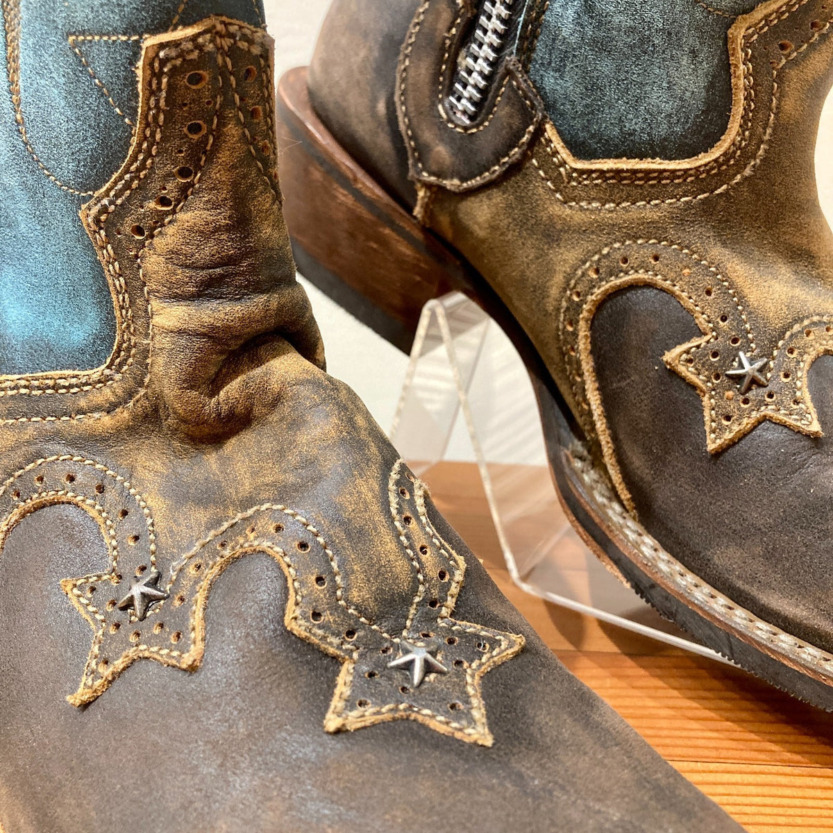 Dan Post Brown & Blue Leather Embroidered Cowboy Boots - Size 8 - EUC - 1122CT