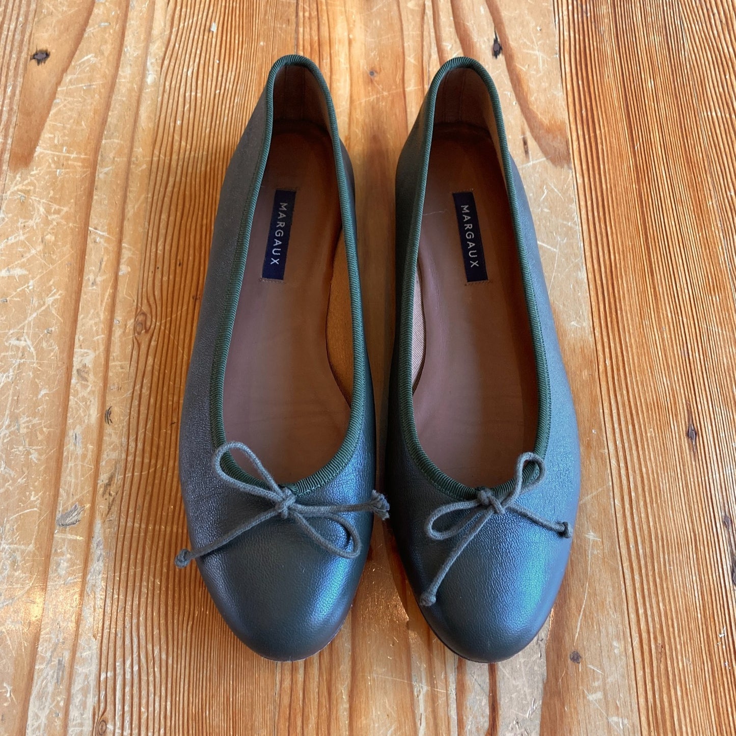 Margaux Green Demi Ballet Bow Tie Leather Flat Shoes - Size 41 / 10 - 0425NK