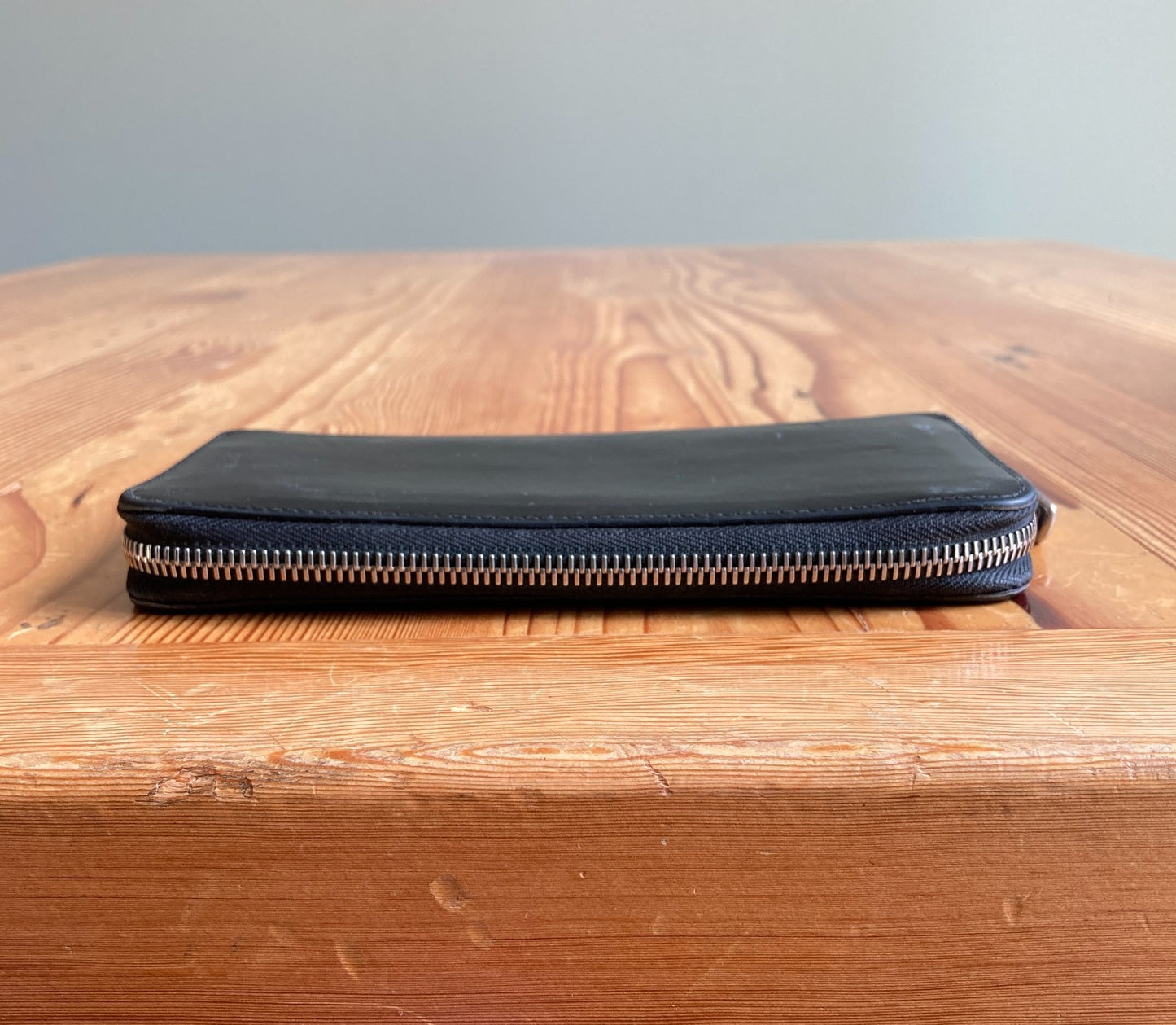 Louis Vuitton Black Smooth Leather Zippy Zip Around Wallet - 0209SB