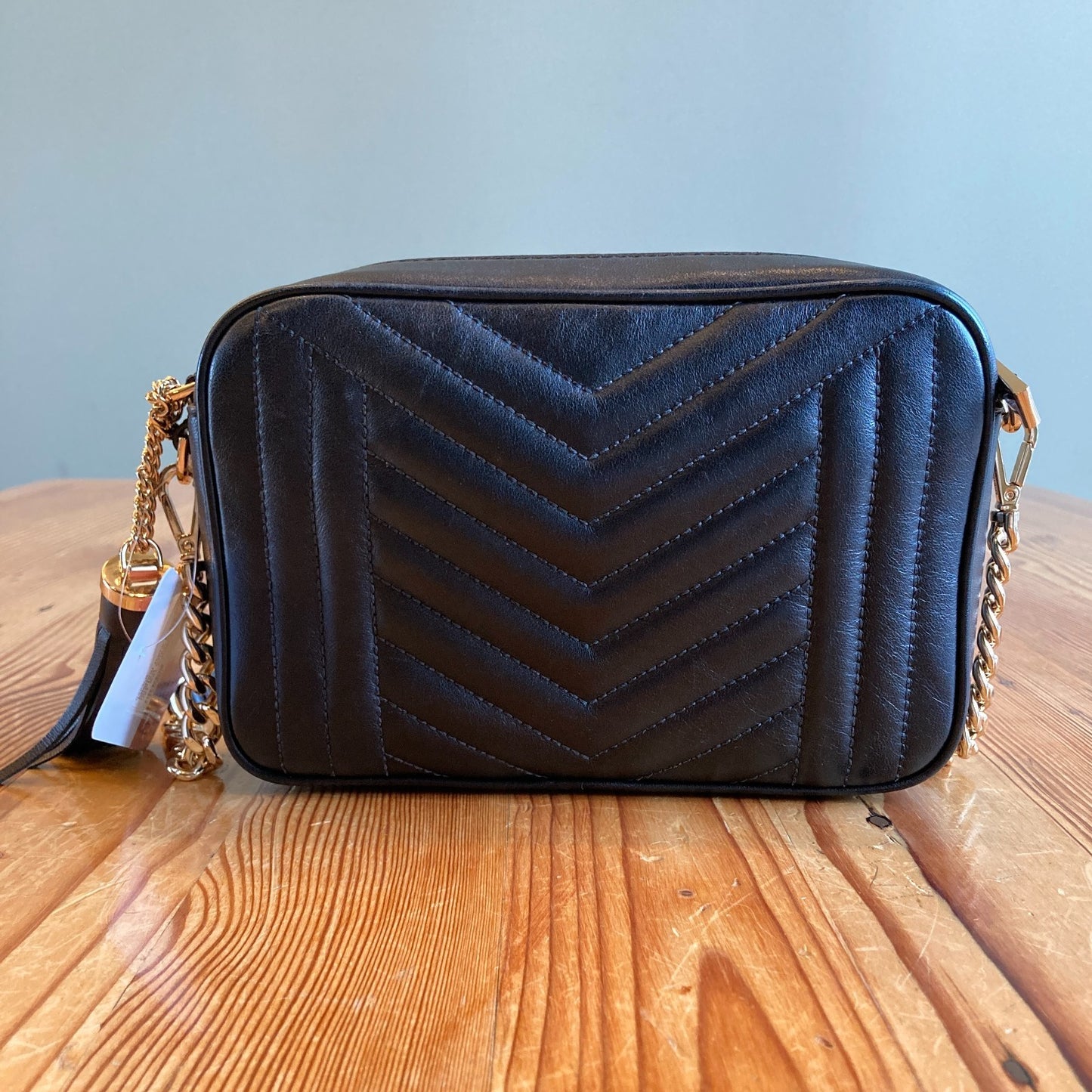 Michael Kors Black Quilted Chevron Leather Jet Set Camera Bag Purse EUC 0223LR