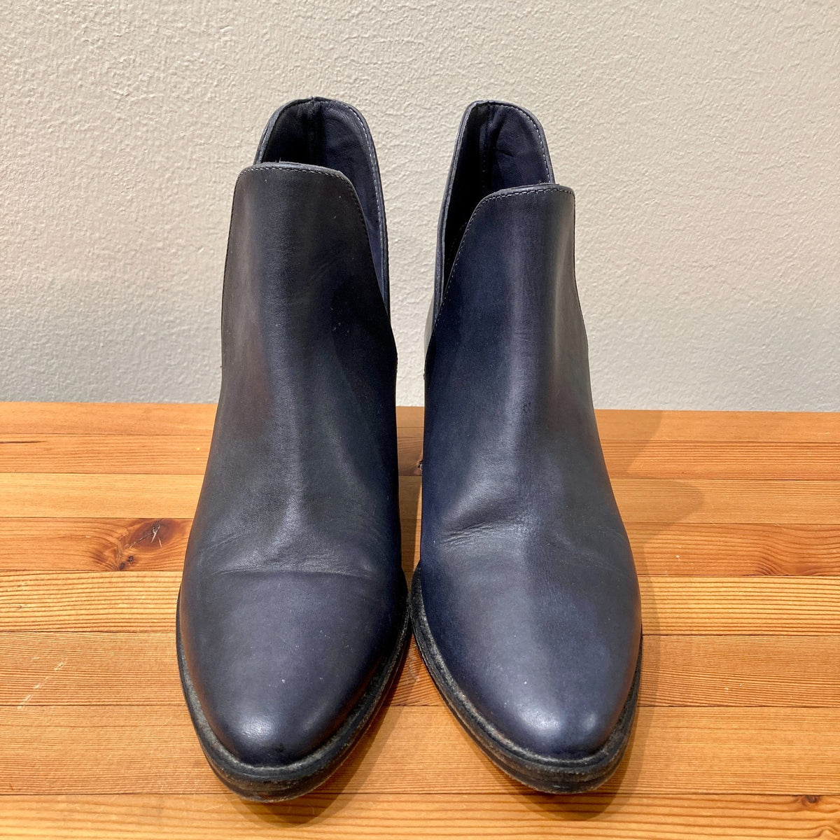 Free People Black Leather Charm Double V Ankle Boots - Size 37.5 - 0913AY
