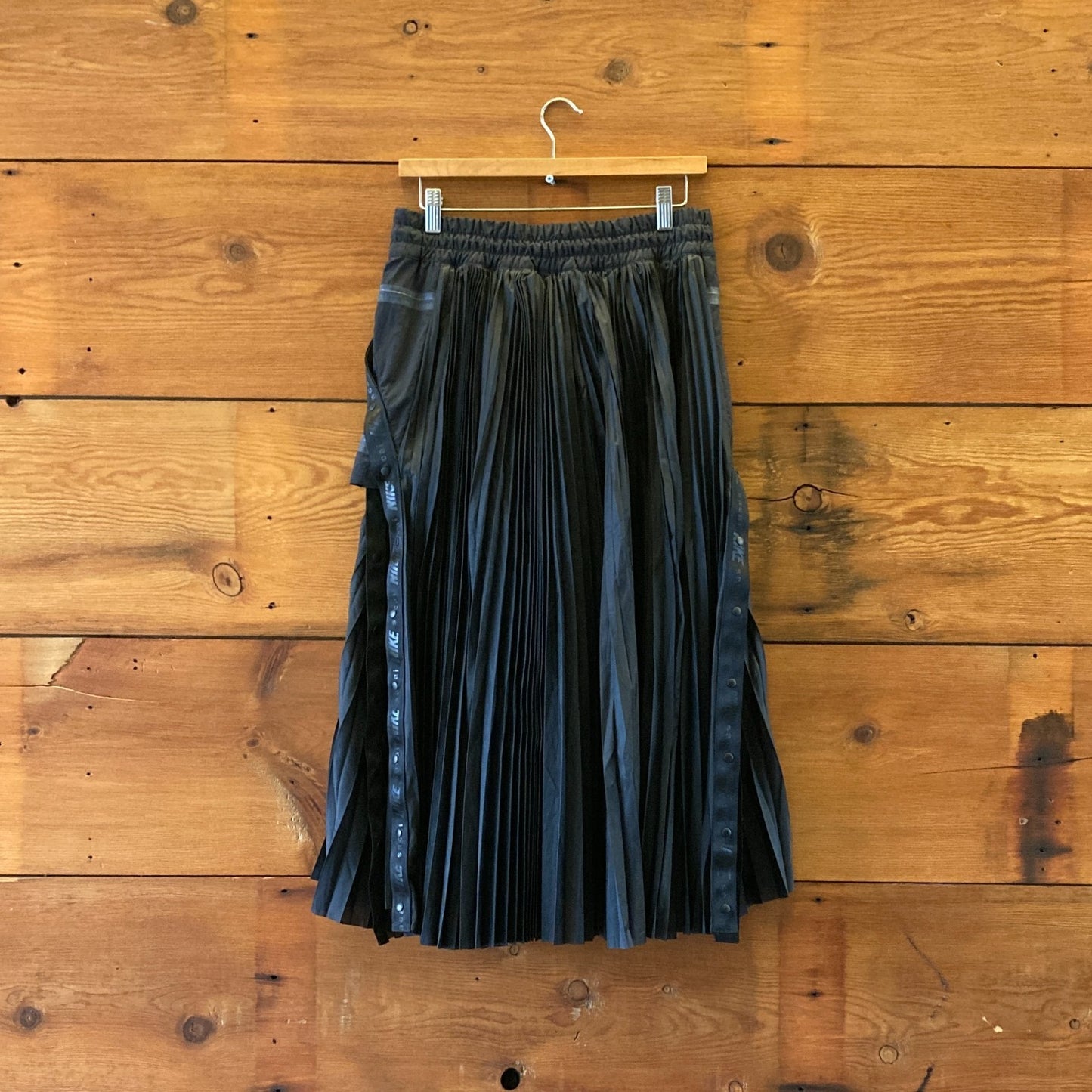 S - Nike x Sacai Black Pleated CV5713-100 Snap Midi Drawstring Skirt 0818LS