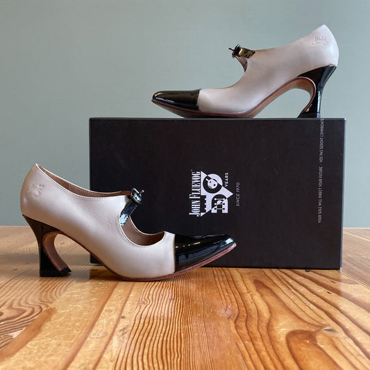 John Fluevog Malala Leather Patent Mary Jane Buckle Pumps EUC Size 6.5 - 0716MD