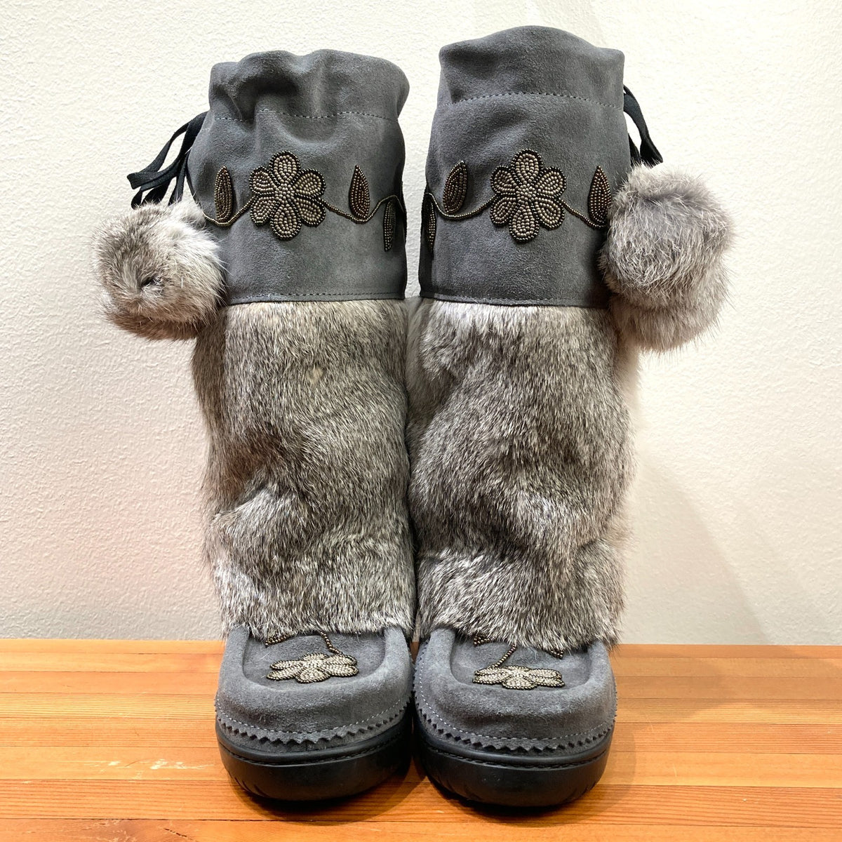 Manitobah Gray Metis Fur Waterproof Mukluk Boots - Size 7 - NEW w/ Box - 1017SC