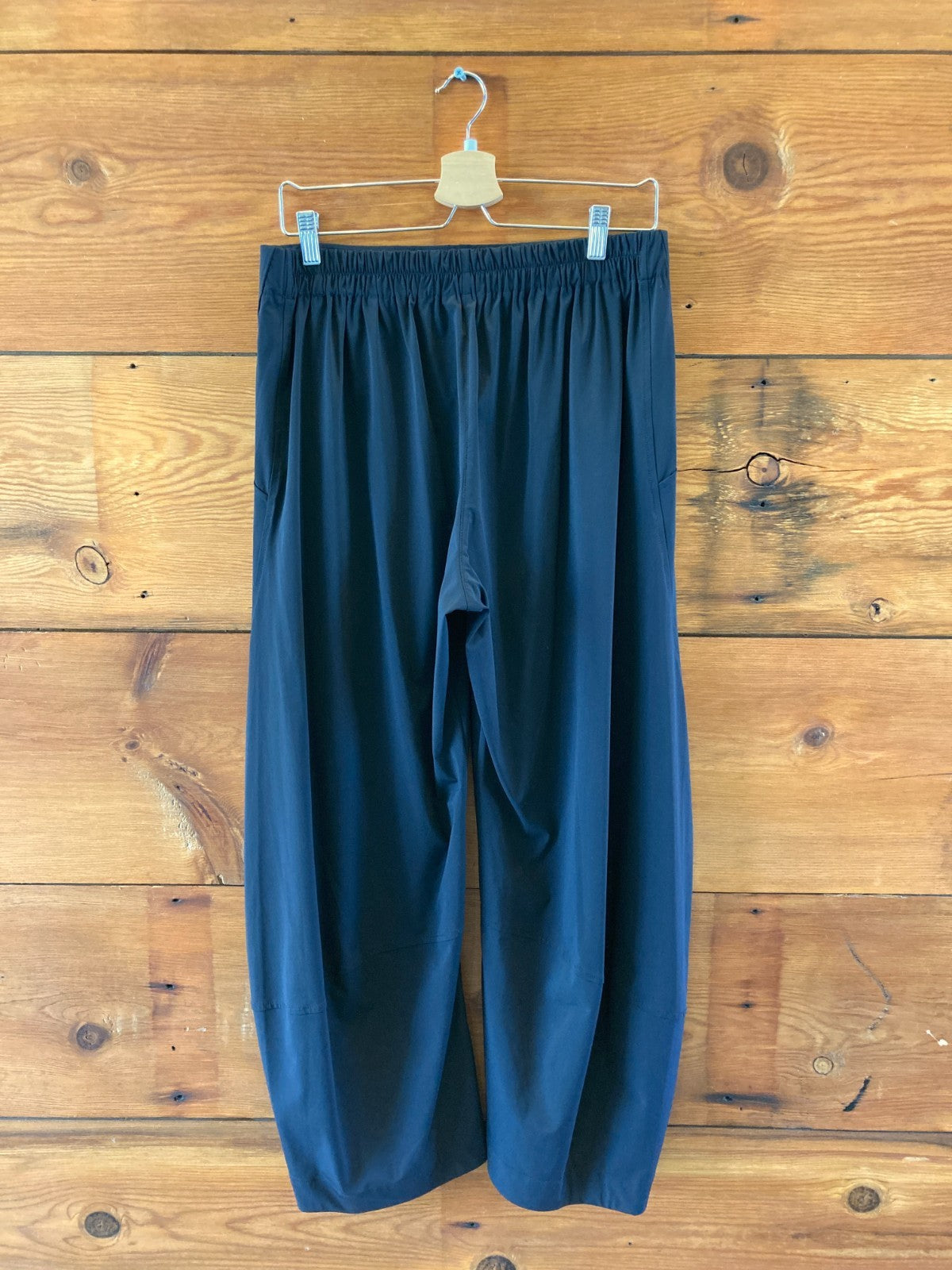 Ruti $249 Black On the Loose Work Barrel Leg Pants - Size 3 / L - NEW - 4427SC