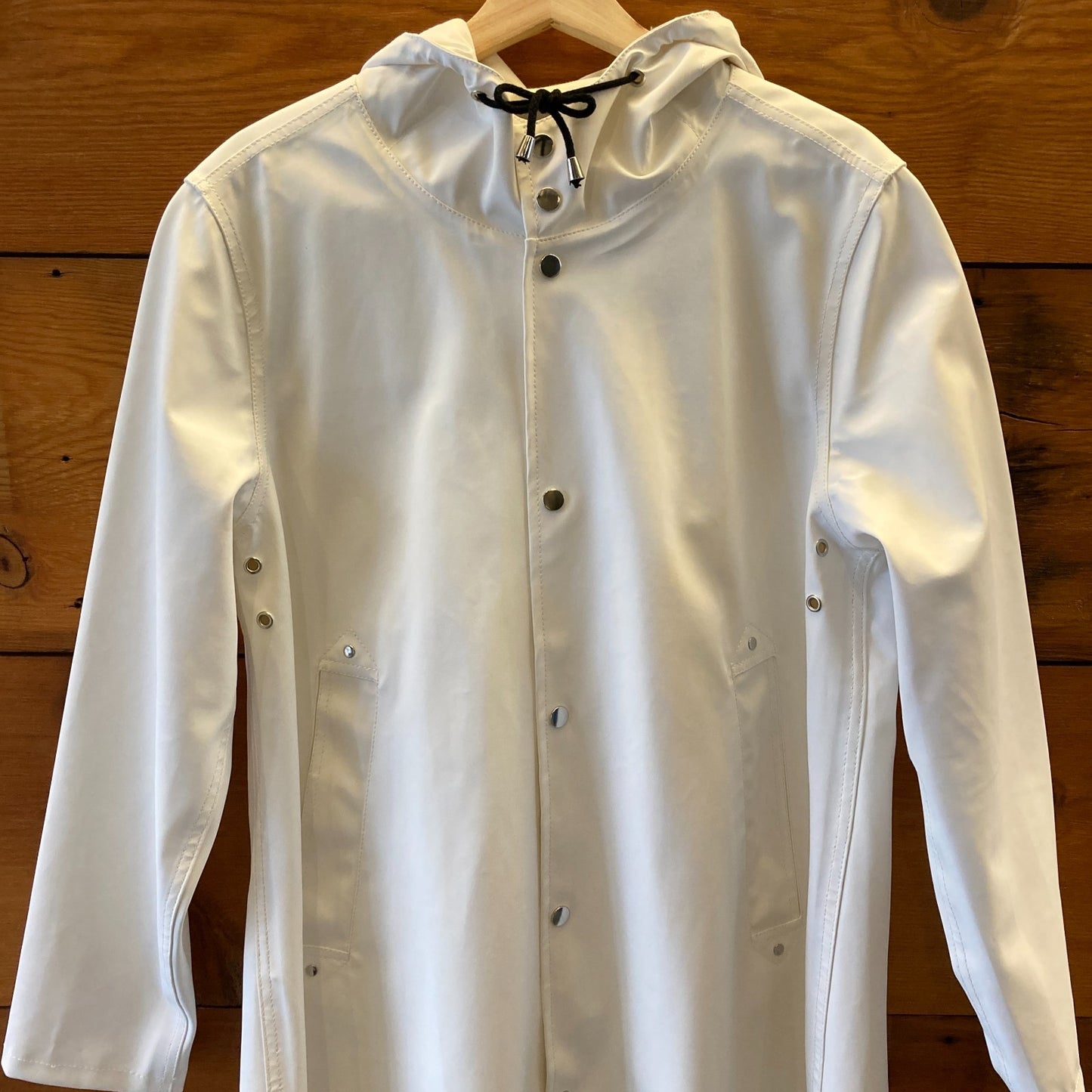 XS - Reykjavik Iceland Unisex White Classic Waterproof Hooded Rain Jacket 0518AF