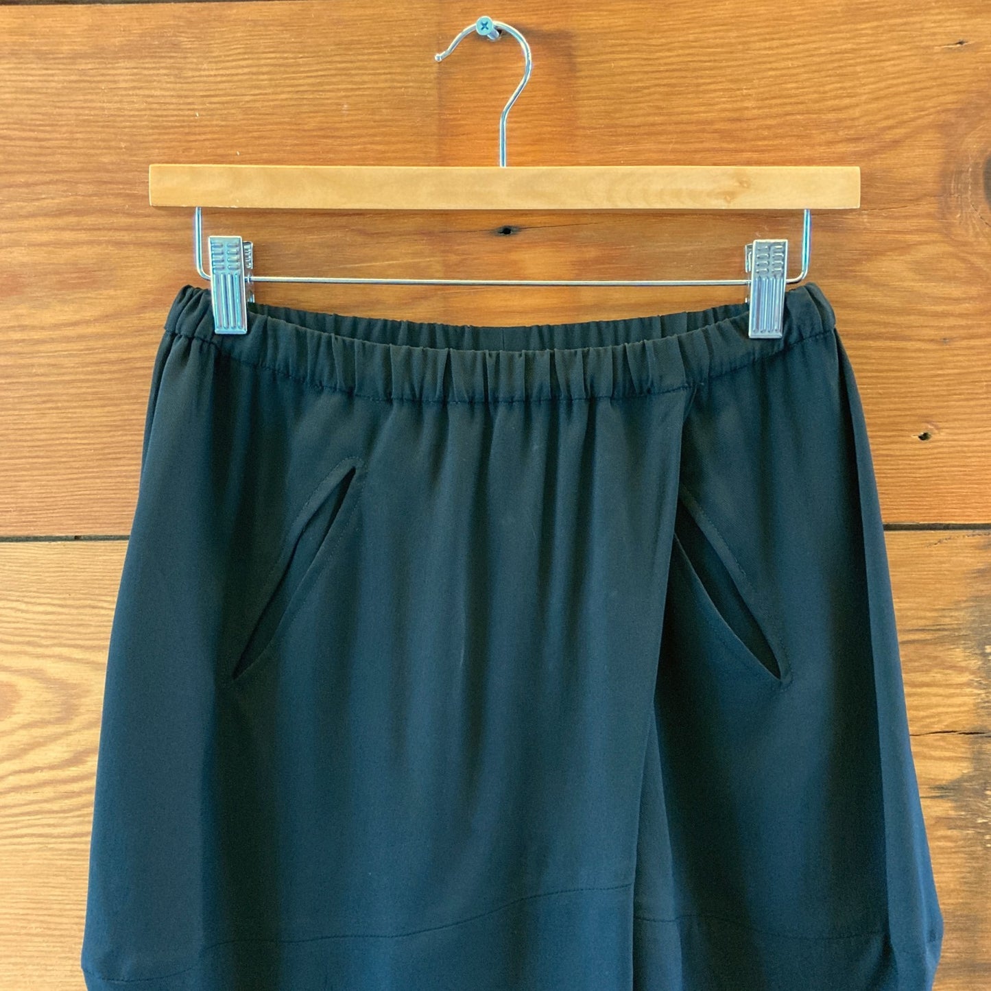 Maria Cornejo Black Elastic Waist Drop Crotch Pleat Front Shorts - Sz 2 - 0410WJ