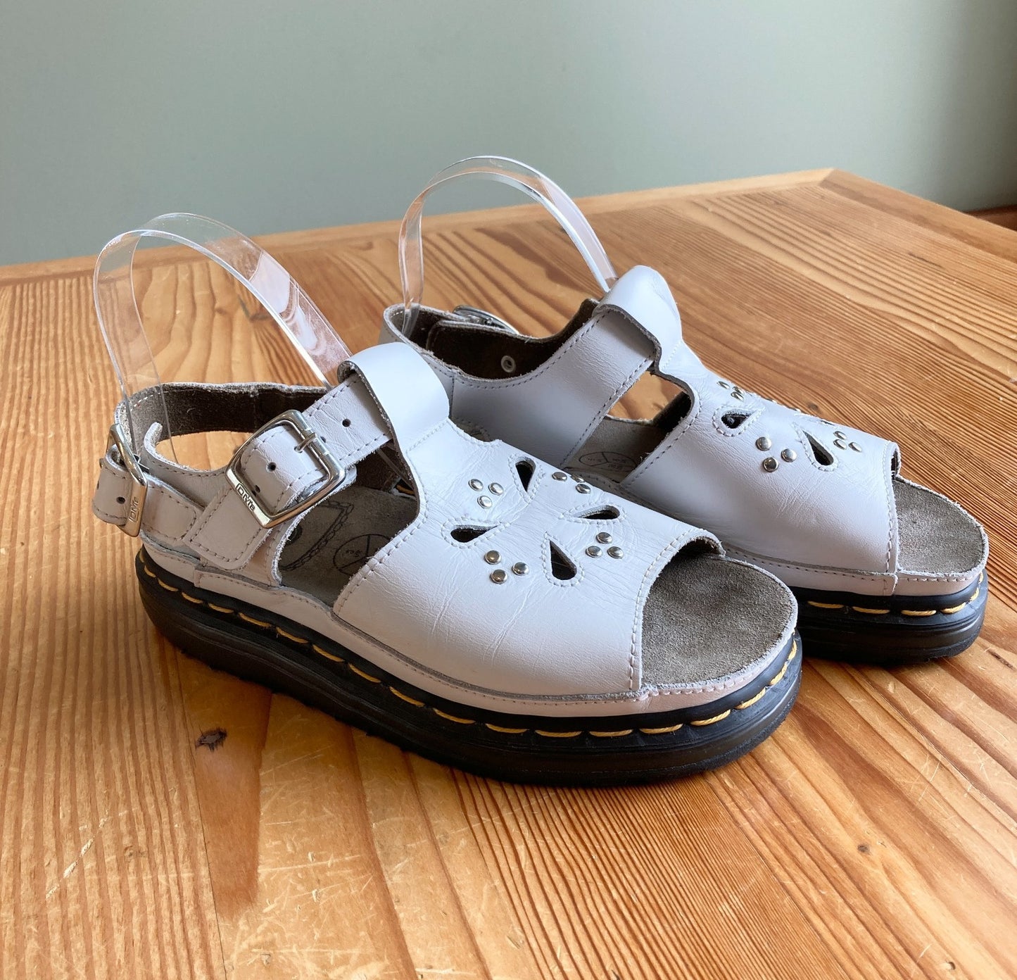 Dr. Martens Vintage 90s White Dunnet Flower Sling Back Sandals - Size 6 - 0425SV
