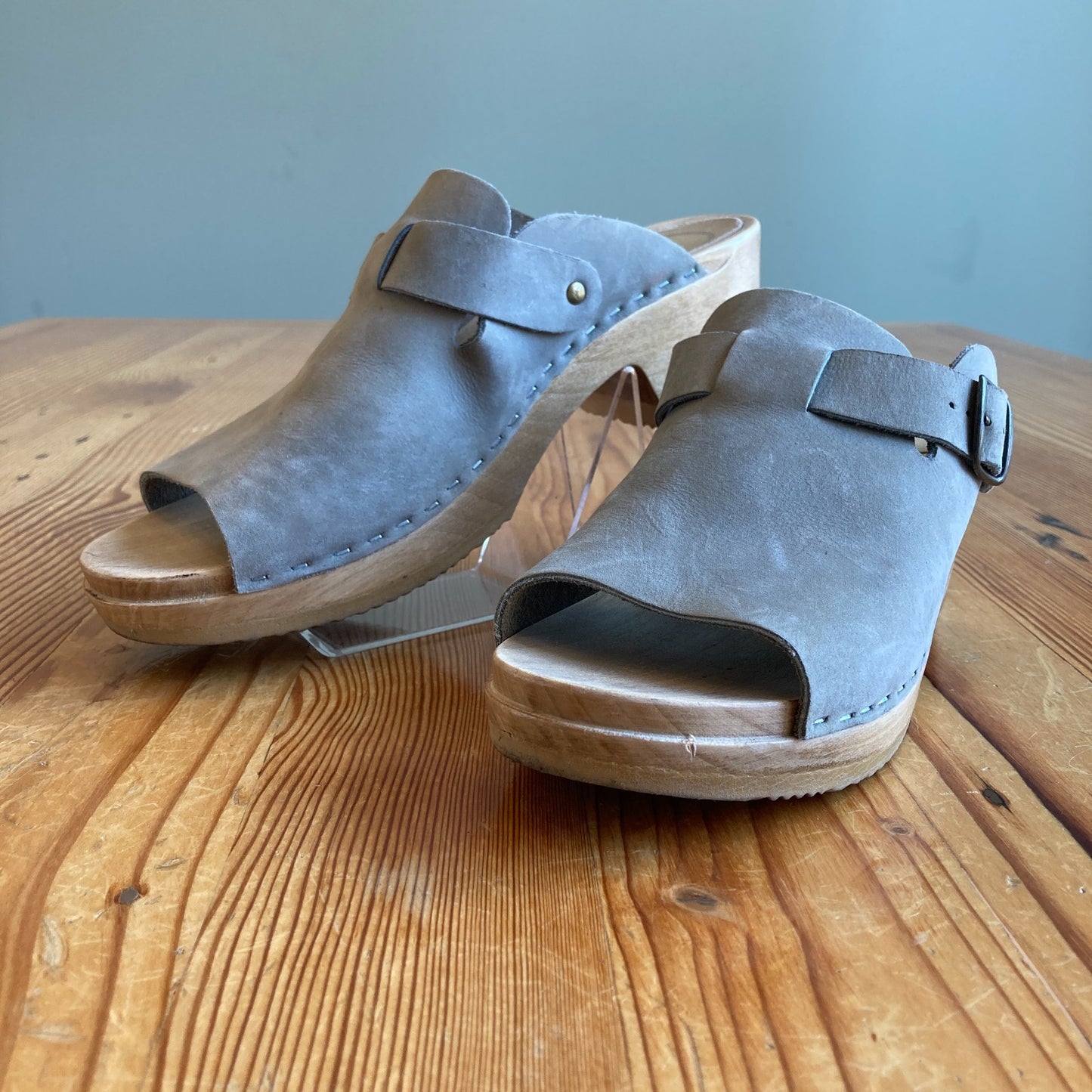 No. 6 Shoes Grey Leather Open Toe Wooden Clogs Sandals - Size 41 / 10.5 - 0425NK