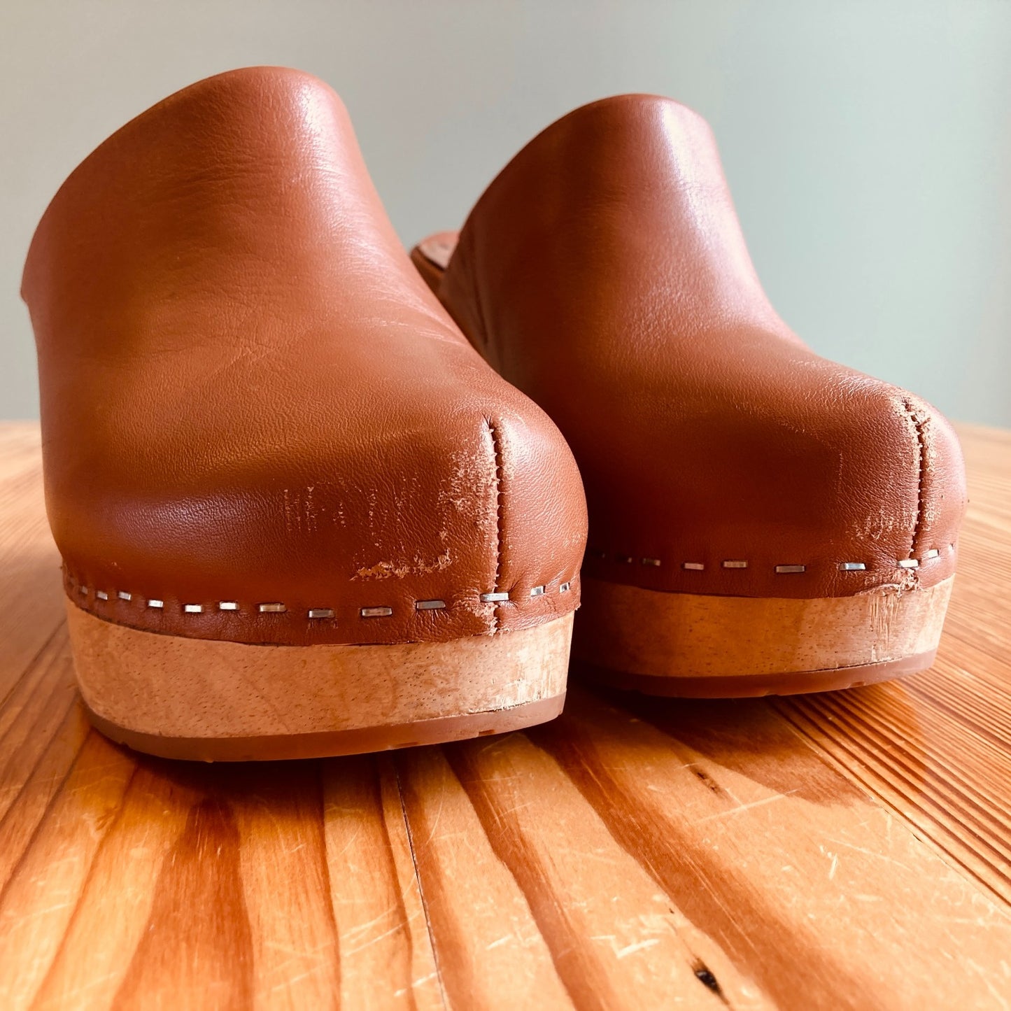 7 - Charlotte Stone Luggage Brown Leather Marlo Platform Wooden Clogs 0814MS