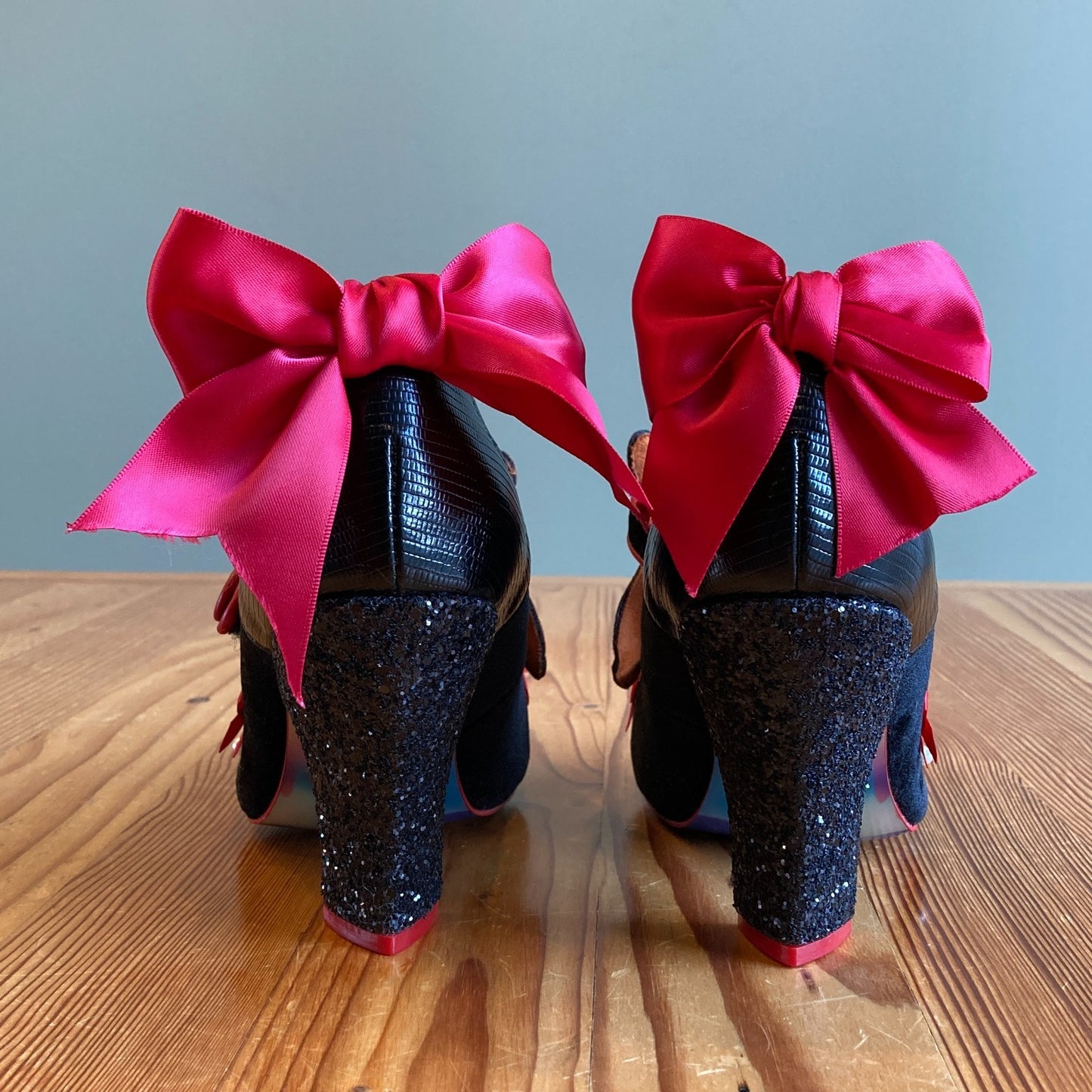 10 / 41 - Irregular Choice Cat Shoes Black Velvet Red Bow Heels Pumps 0209CP