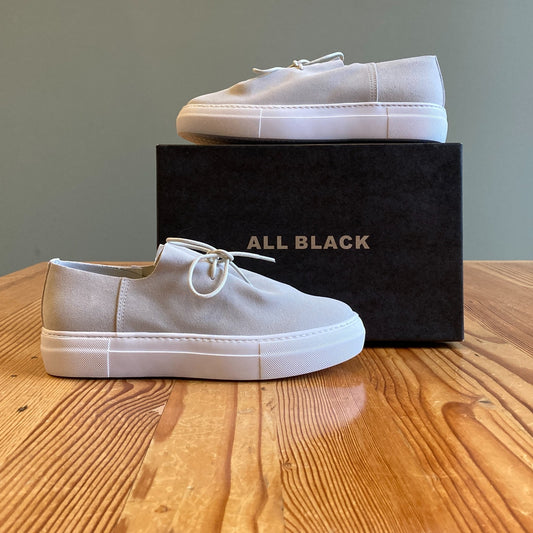 39 / 8.5 - All Black Grey Suede Gathered Sneaker Shoes $173 NEW w/ Box 0416JW