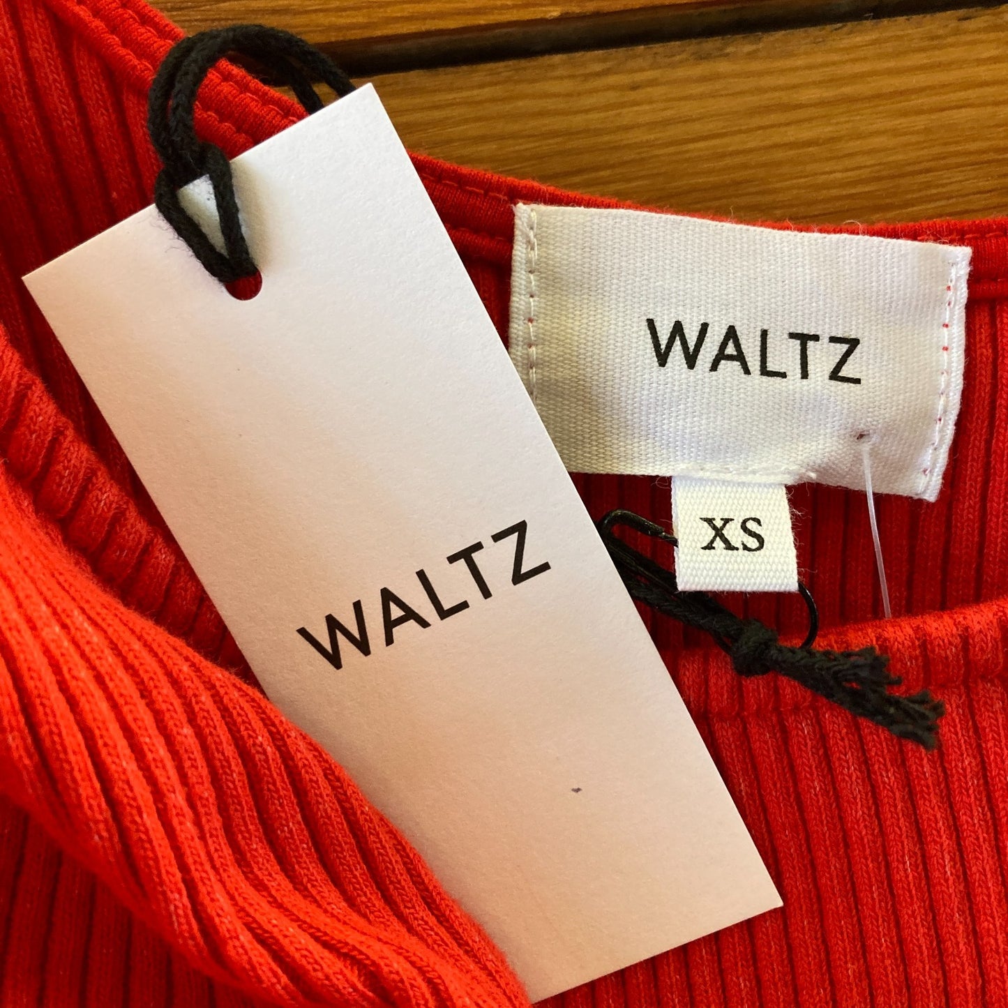 XS - Waltz Red Ribbed Knit NEW $120 Stretch Scoop Neck Tank Top 0312IG