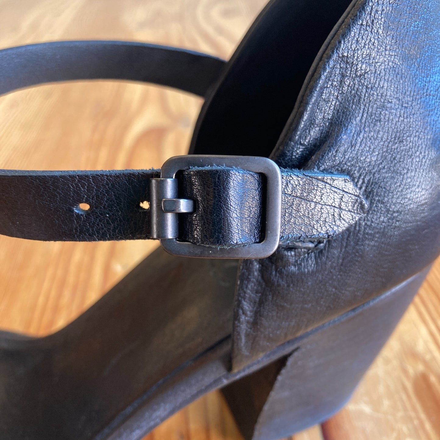 Pantanetti $399 Black Mid T Strap Sandals Heels - Sz 37.5 / 7.5 -w/box - 0121PK