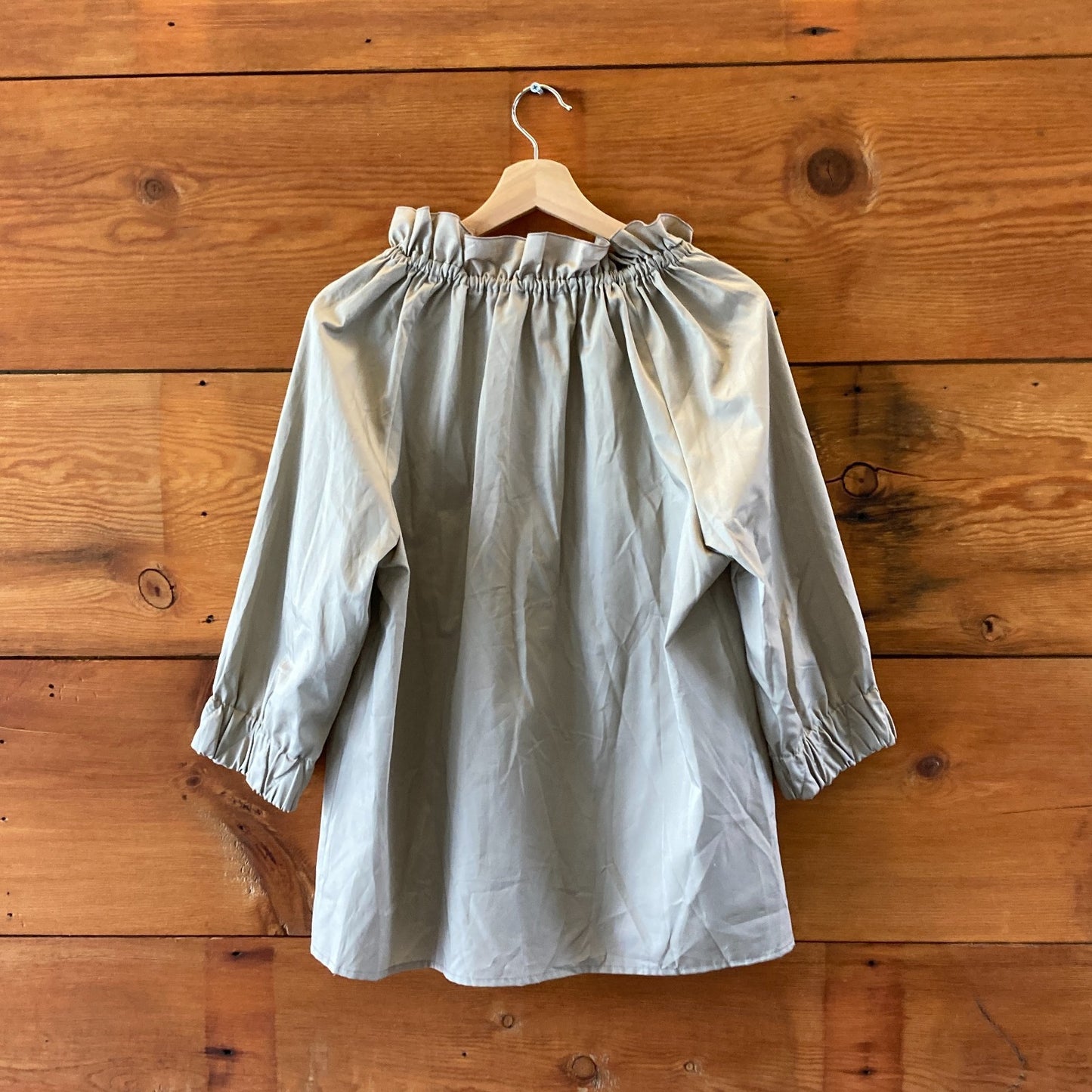 Monica Nera Tan Poplin Cotton Ruffle Neckline V Neck Top - Size M - NEW - 4427SC