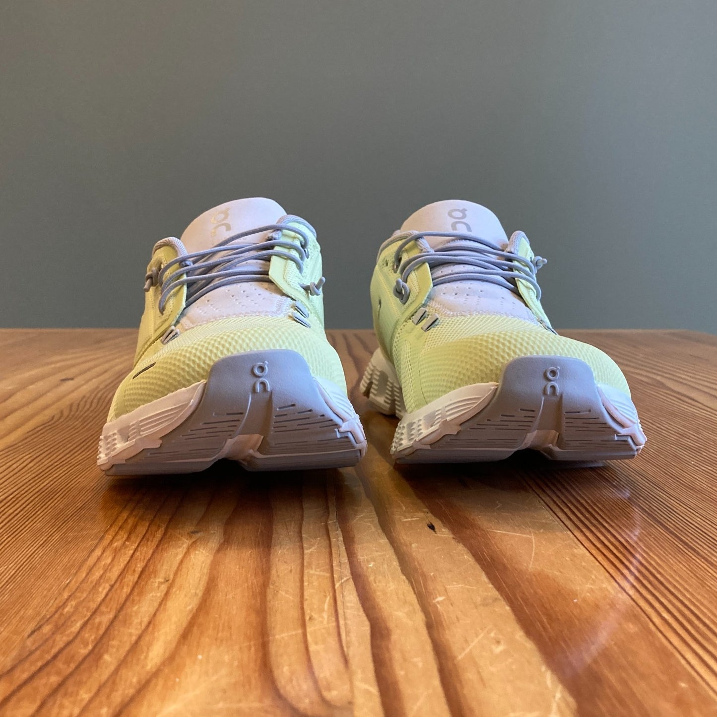 9.5 - On Cloud 5 Yellow Hay White Frost $140 Sneakers Shoes NEW w/ Box 0416JW