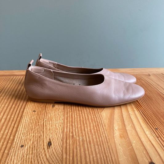 9 - Everlane Tan Nude Italian Leather Slip On Glove Ballet Flats Shoes 0131AG