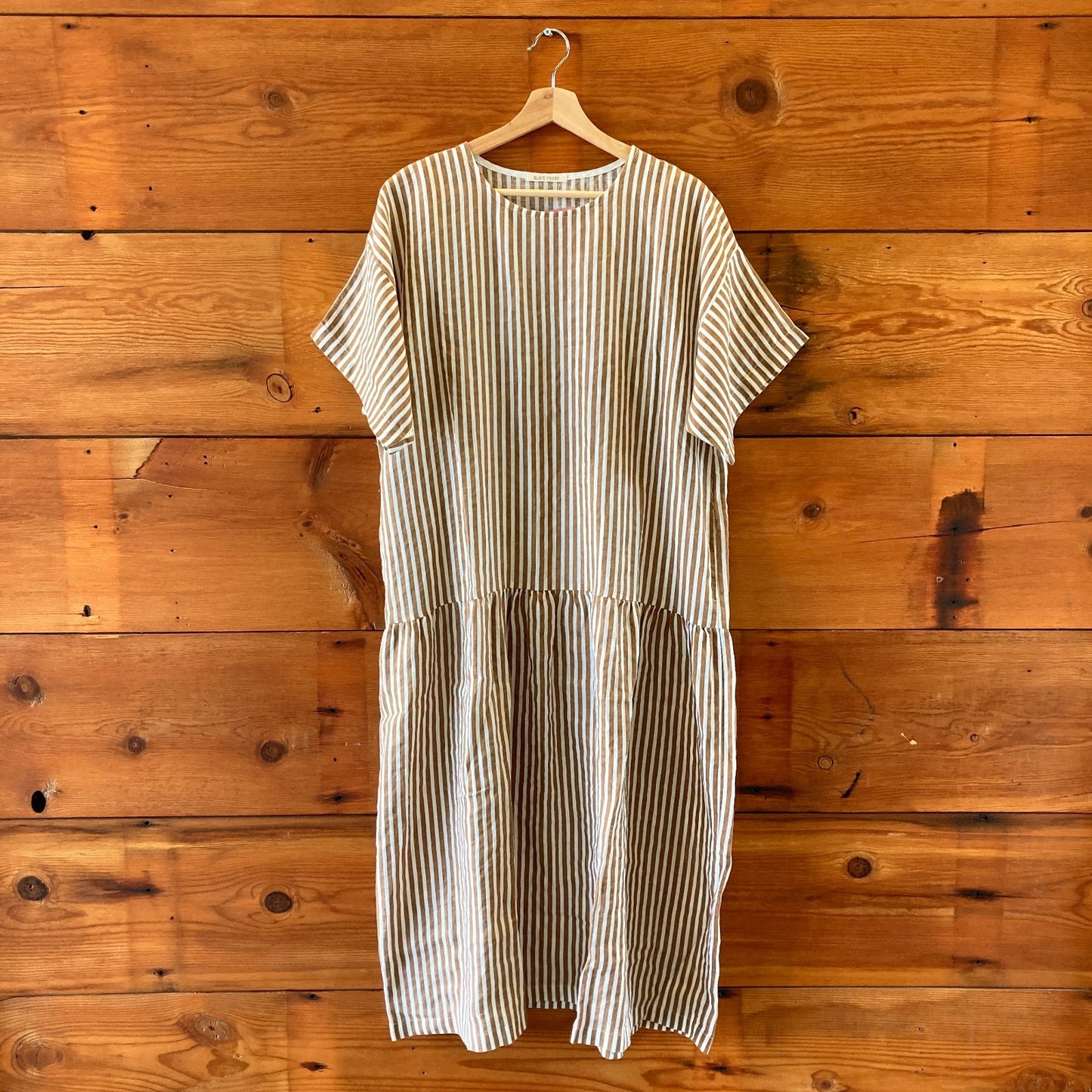 M - Black Crane Brown White Thin Stripe Short Sleeve NEW Easy Dress 0416JW
