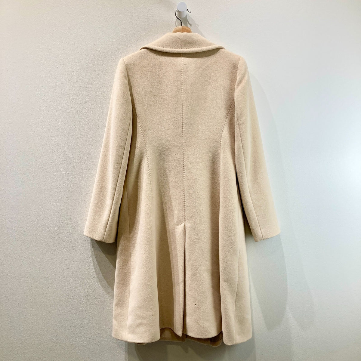 Blumarine Ivory White Wool Angora Double Breasted Coat *flaw - Size L - 0927MW