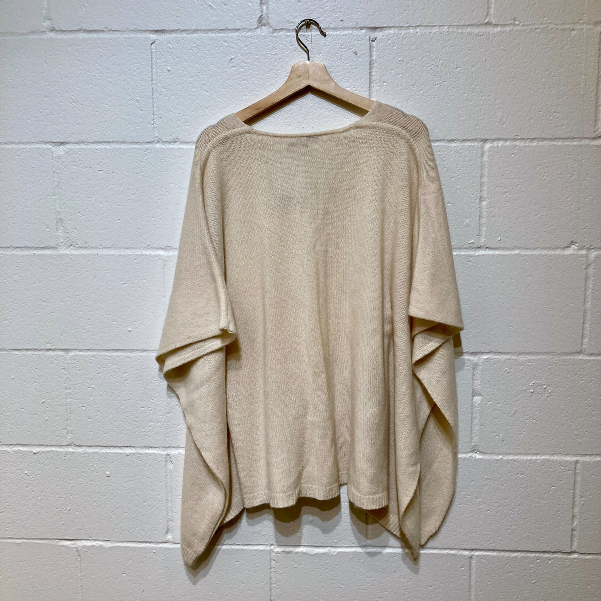 Calypso St. Barth White V-Neck Oversized Cashmere Sweater - Size S - 0907FL