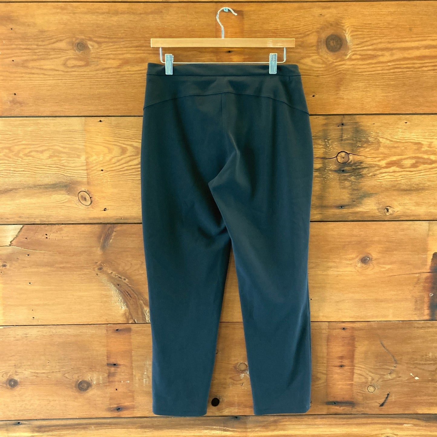 Lululemon Black On The Move Tailored Tapered Leg Pants - Size 8 - 0408LK