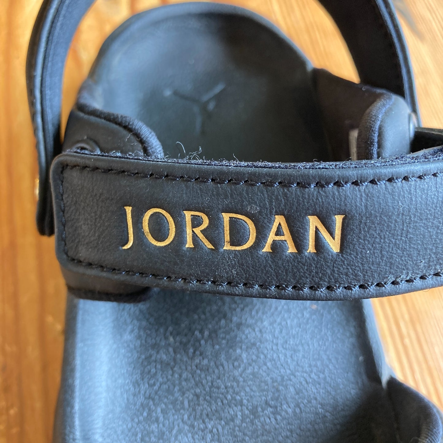 Nike Black Leather Jordan Deja Chunky Molded Sole Sandals - Size 7 - 1016LD