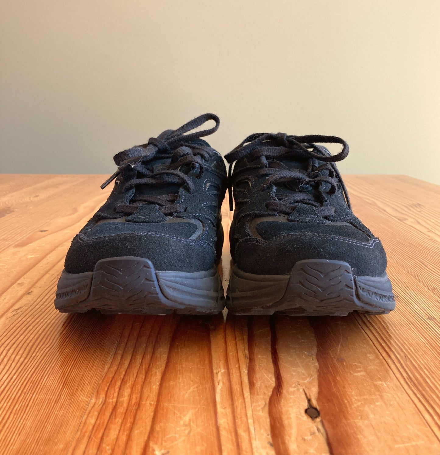 Hoka One Black Suede Clifton 1122571 Running Shoes - Size 8 - w/ Box - 0416JW