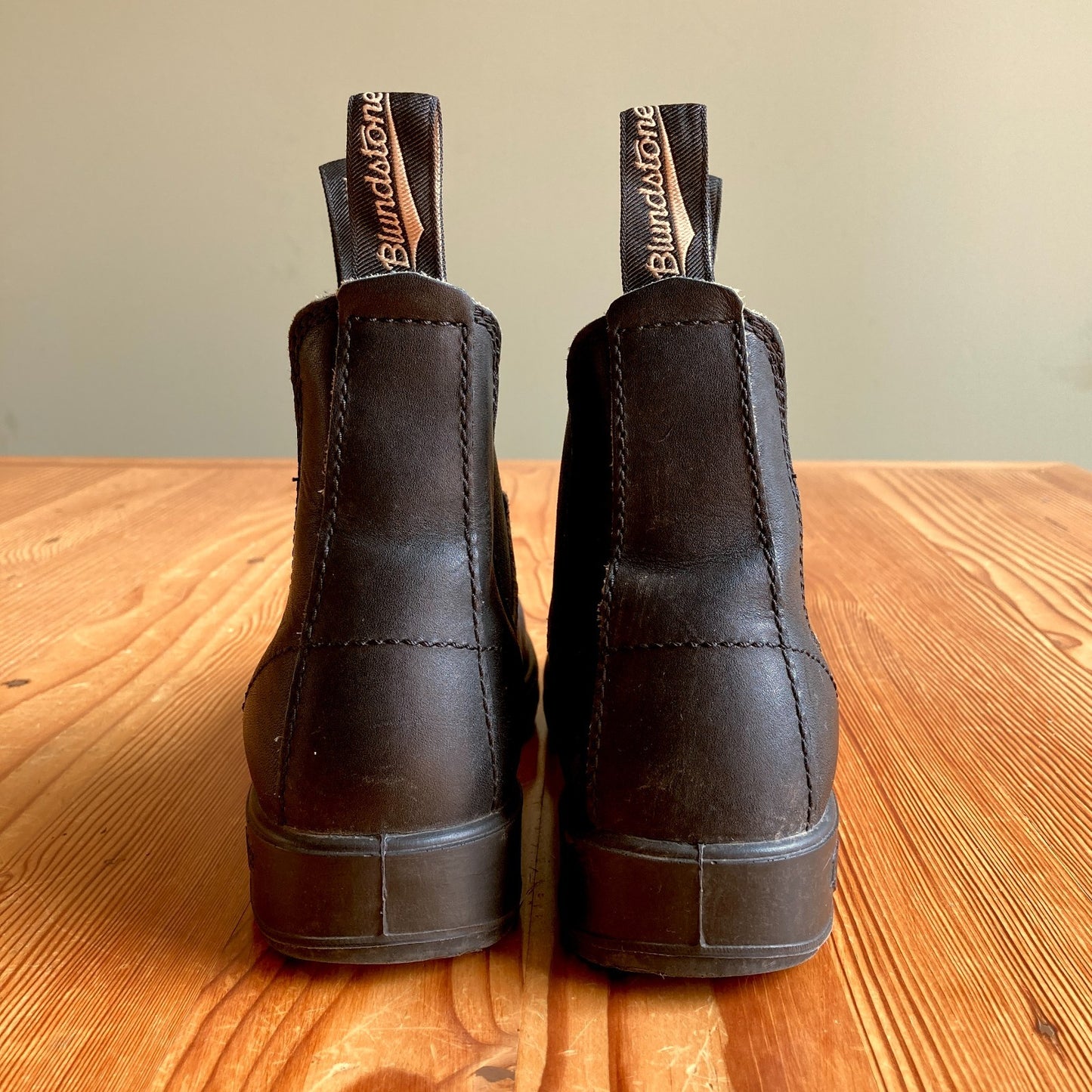 Blundstone Black Leather Chelsea Pull On Ankle Boots - Size 6 US - - 0312IG