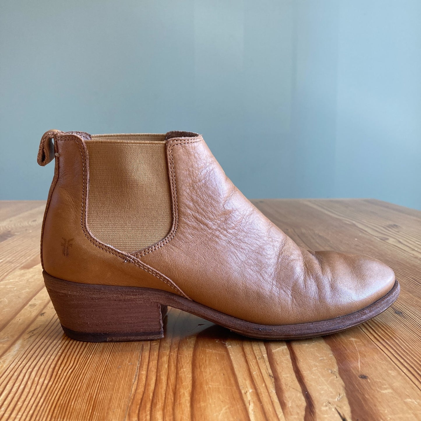 Frye Marigold Leather Carson Short Pull On Chelsea Ankle Boots - Size 8 - 0317JW