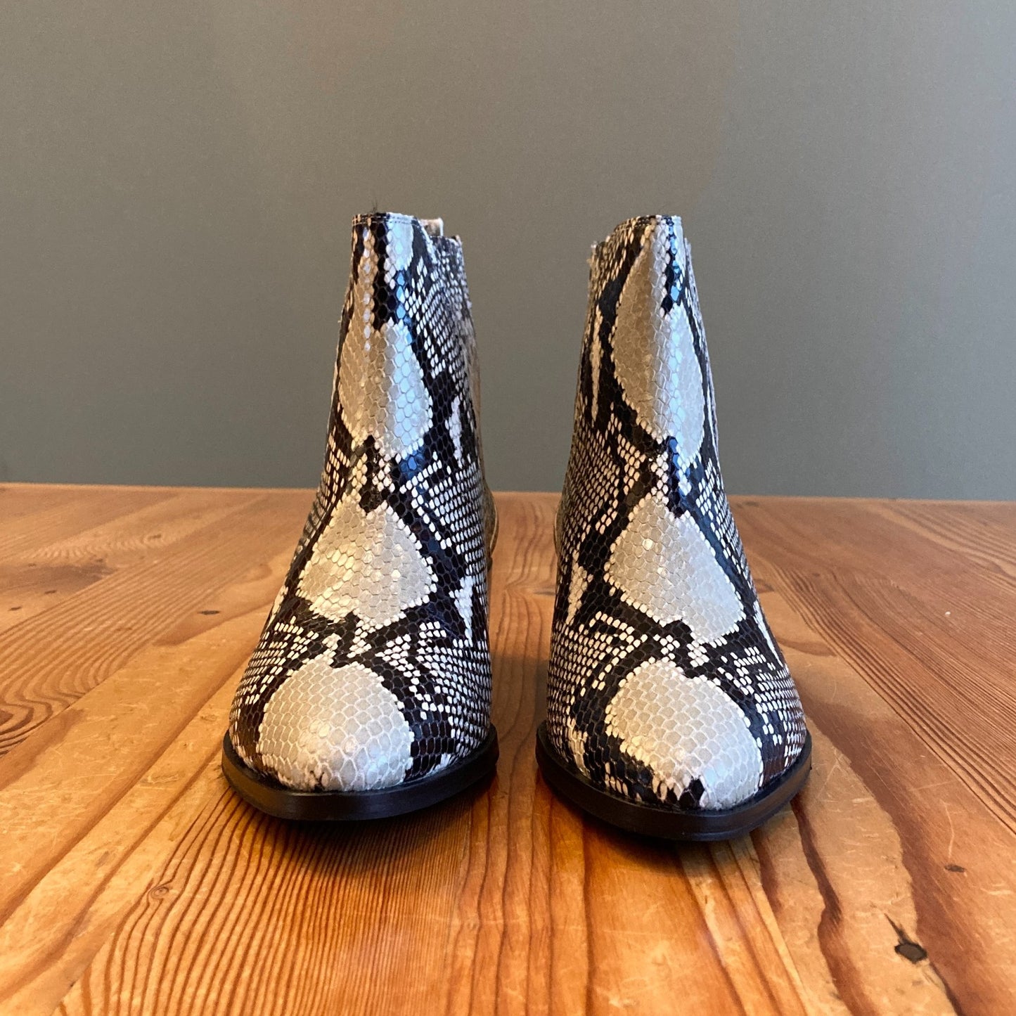 39 / 8 US - Rivecour $400 Python Botinnes No. 408 Ankle Boots NEW w/ Box 0605MH